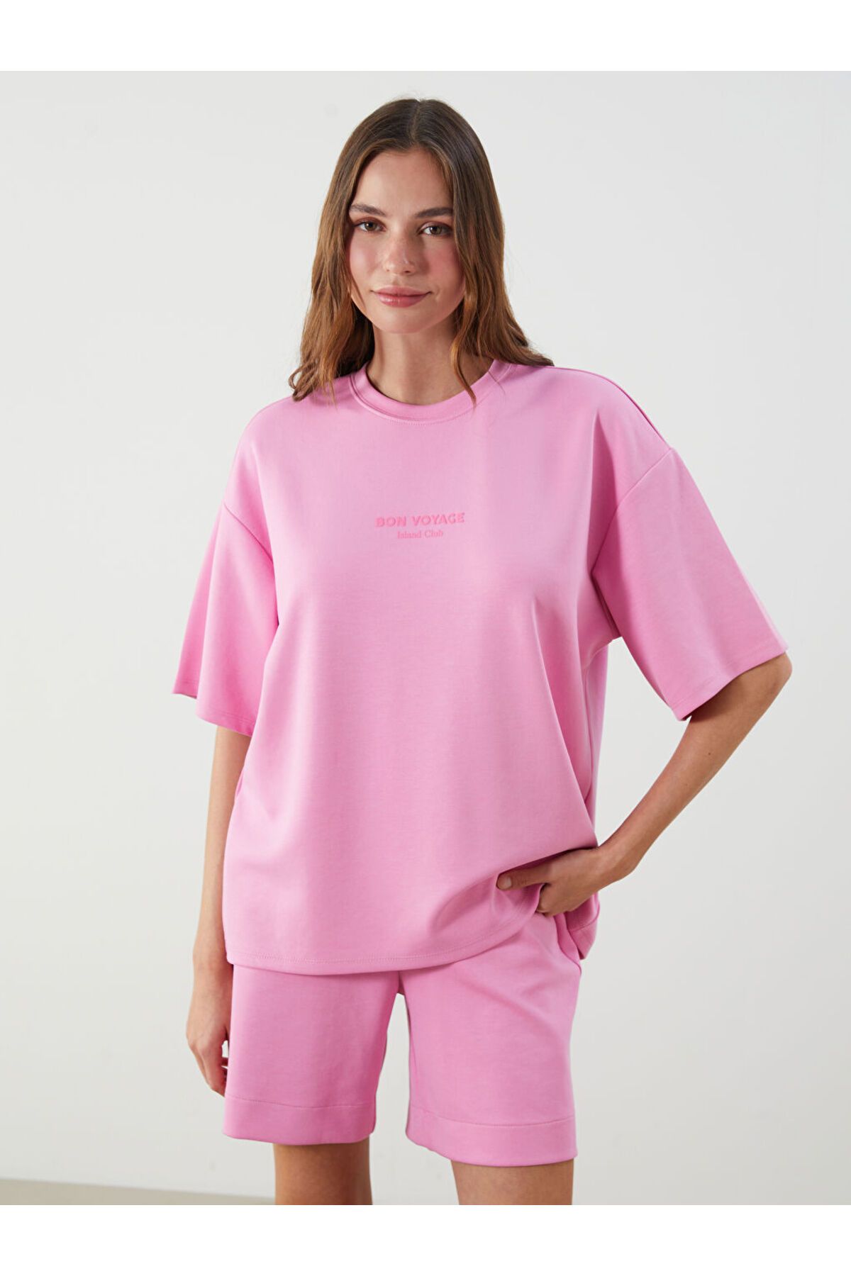 LC Waikiki Bisiklet Yaka Baskılı Oversize Kadın Tişört