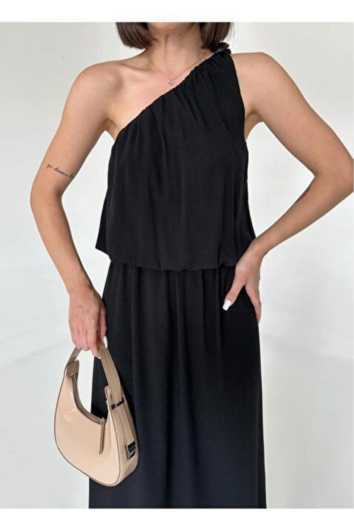 soBasic-Rochie cu un singur mânecă cu talie elastică și detaliu accesoriu broșă de umăr 4