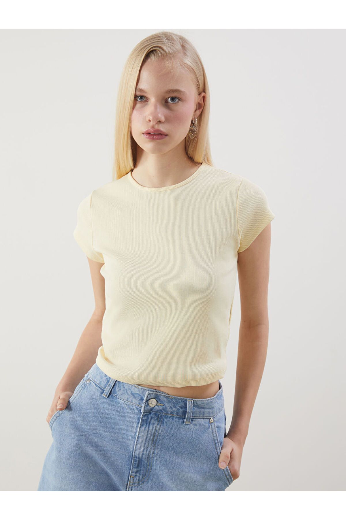 LC Waikiki LCW Bisiklet Yaka Dokulu Kadın Crop