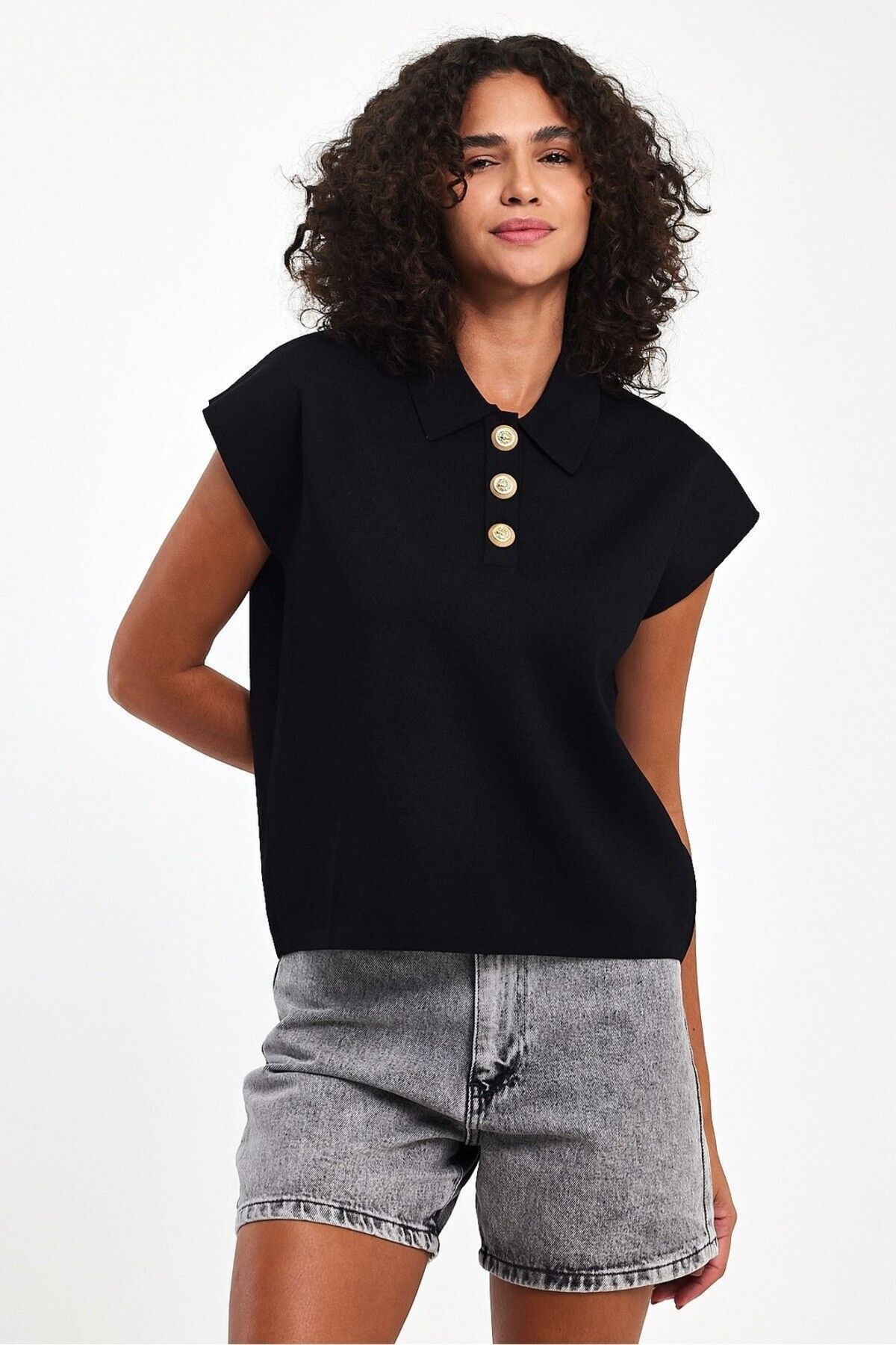 VİOLETTE Gold Düğmeli Polo Yaka Kolsuz Triko Bluz