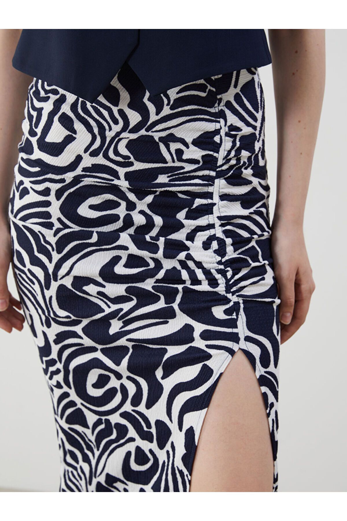 LC Waikiki-Patterned Gathered Skirt with Elastic Waist 3