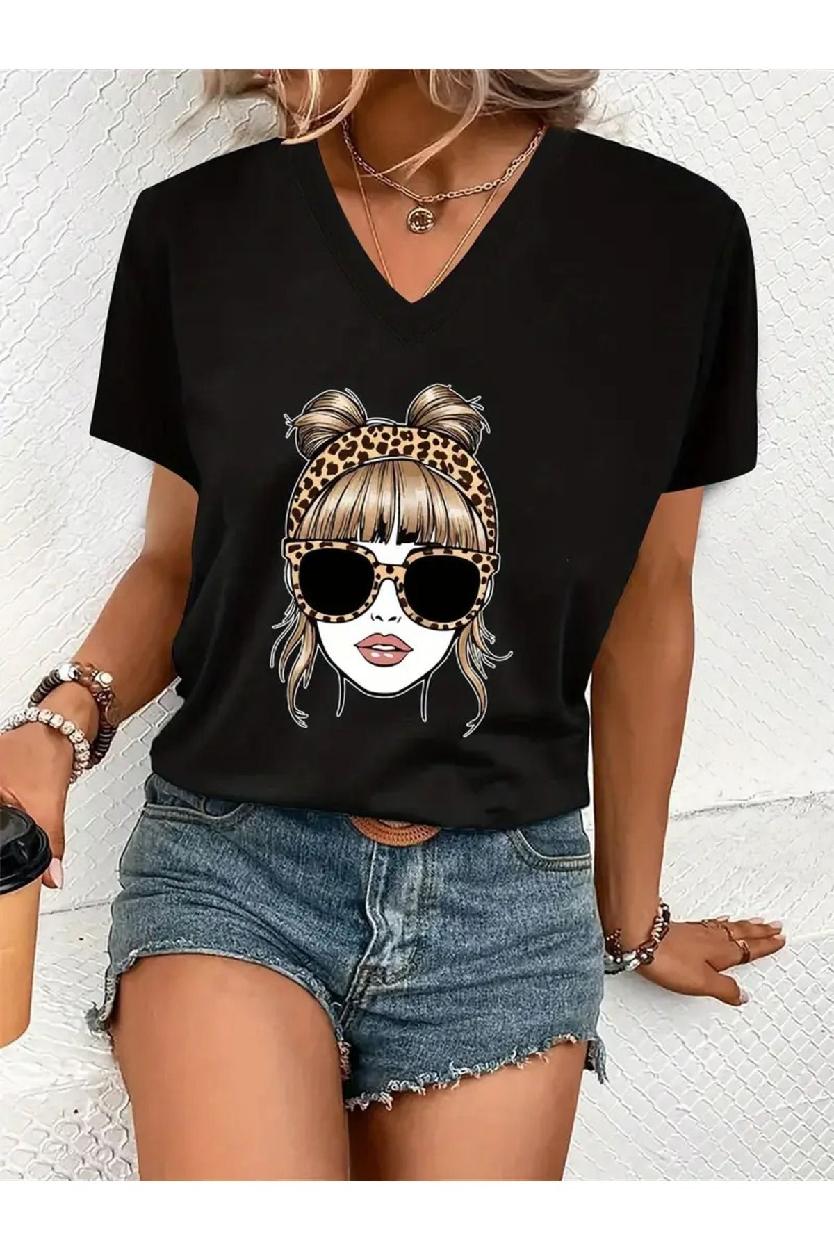 Tarzsokak Kadın V yaka Beyaz Siyah T-Shirt Baskılı Oversize