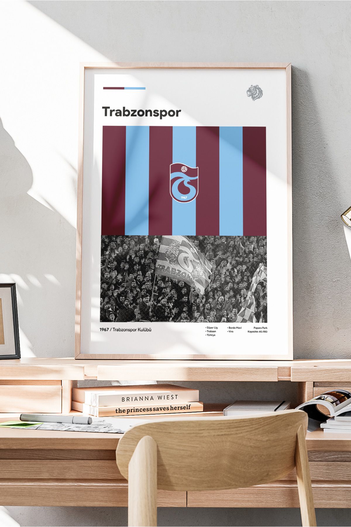 Sürpriz Vakti Tribün Ruhlu Poster Tasarımı — Trabzonspor’a Özel Minimalist Poster