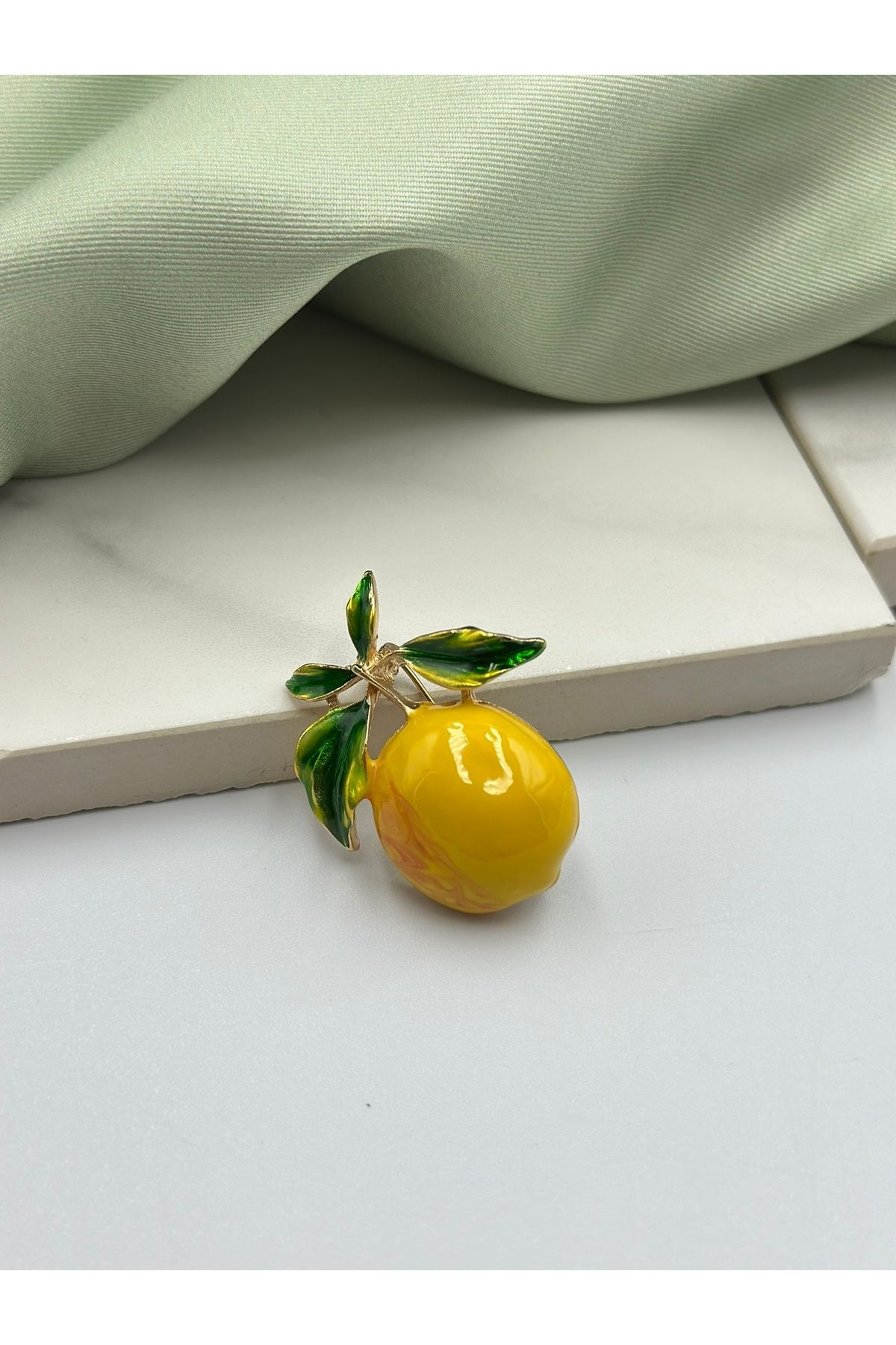 Lumiera Yaz Konseptli Limon Figürlü Broş Yaka İğnesi