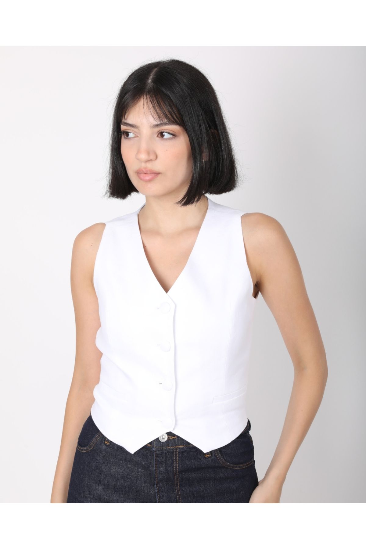 DEQ FASHION Kadın Beyaz Vücuda Oturan V Yaka Kısa Dokuma Yelek