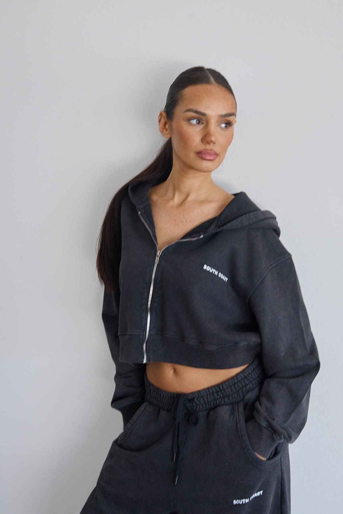 South Coast Siyah Soluk Efektli Crop Hoodie