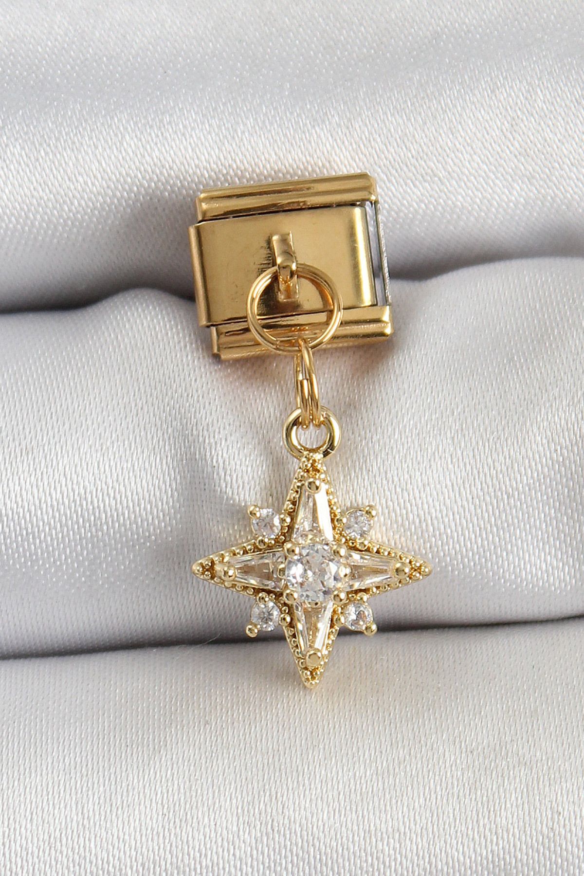 Goşenefmafe 316L Çelik Sallantılı Zirkon Taşlı Kutup Yıldızı Model Gold Renk Nomination Charm
