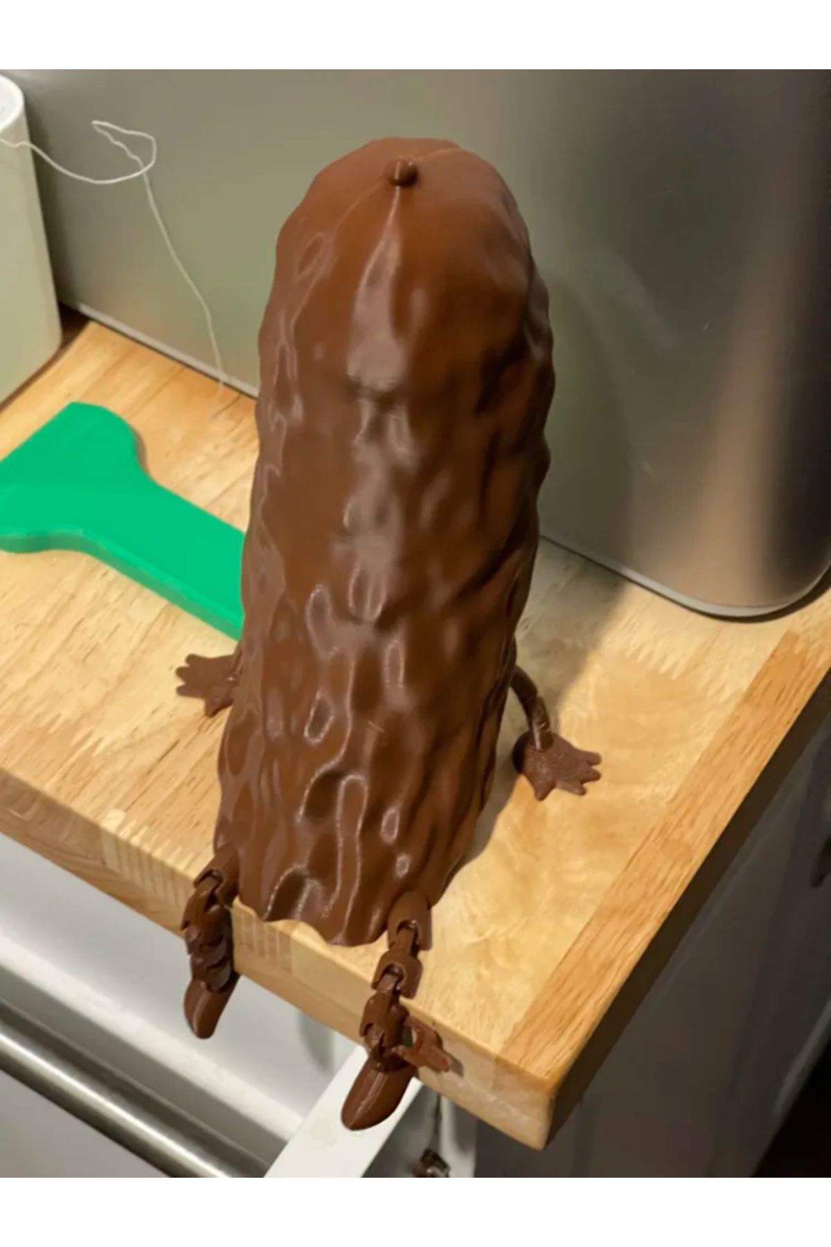 NOMOTHETIC Kazara Hareketli Poop Figürü