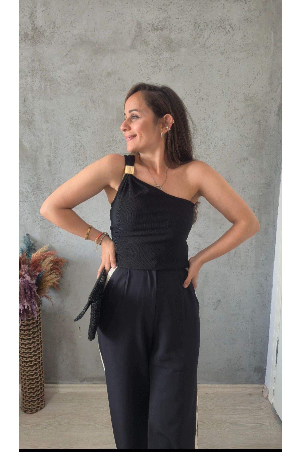 Butik Tek Askılı Bluz