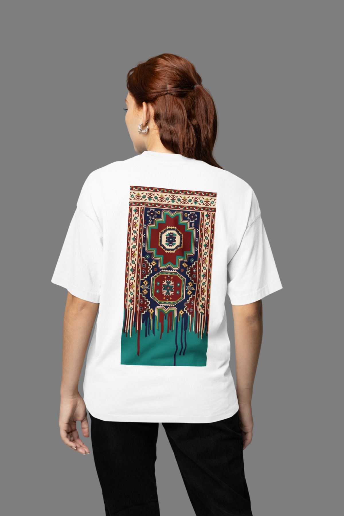 MAGORS BLUE MOTIF SIRT BASKILI BİSİKLET YAKA PAMUKLU OVERSIZE KALIP KISA KOLLU KADIN TSHIRT