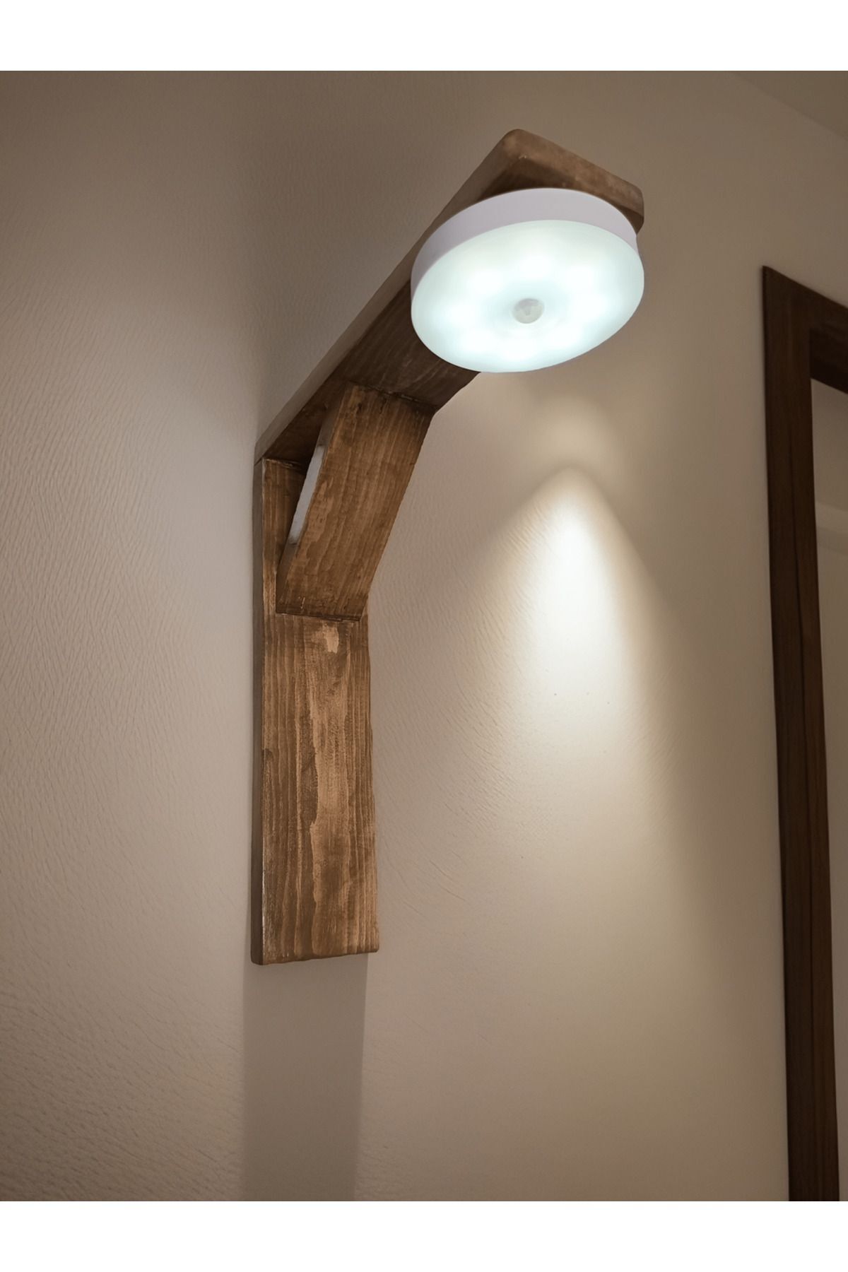SerenityHaven Doğal Ahşap Duvar Apliği Sensörlü