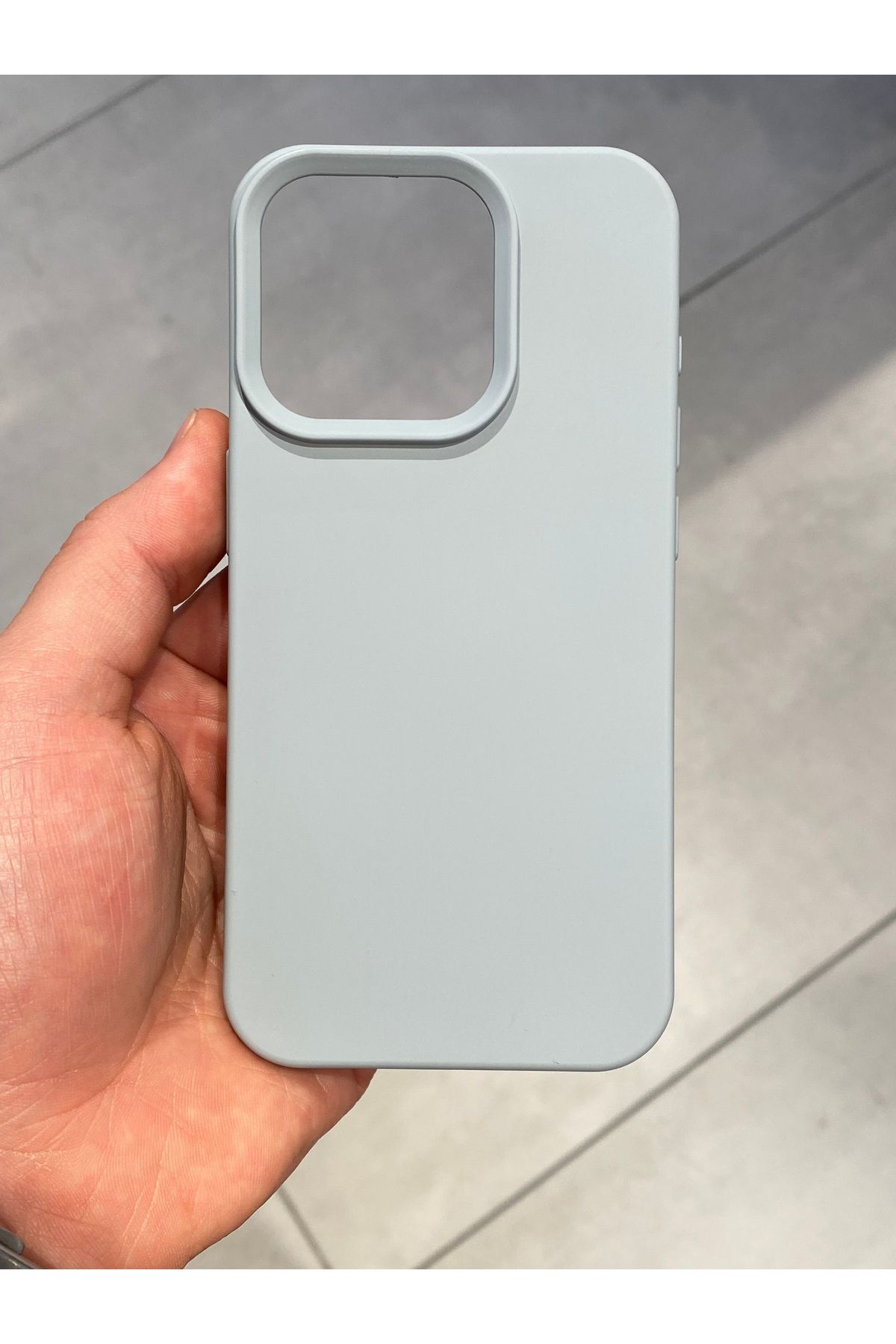 Mee.co İphone 15 Pro Uyumlu İçi Kadife Koruyucu Lansman Silikon Kılıf