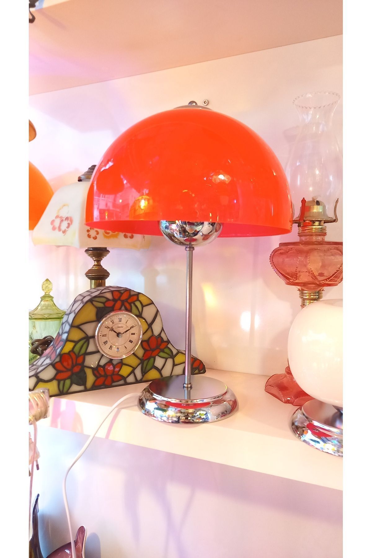 SerenityHaven Kırmızı Renk Popart Abajur Masa Lambası Özel Tasarım Aydınlatma