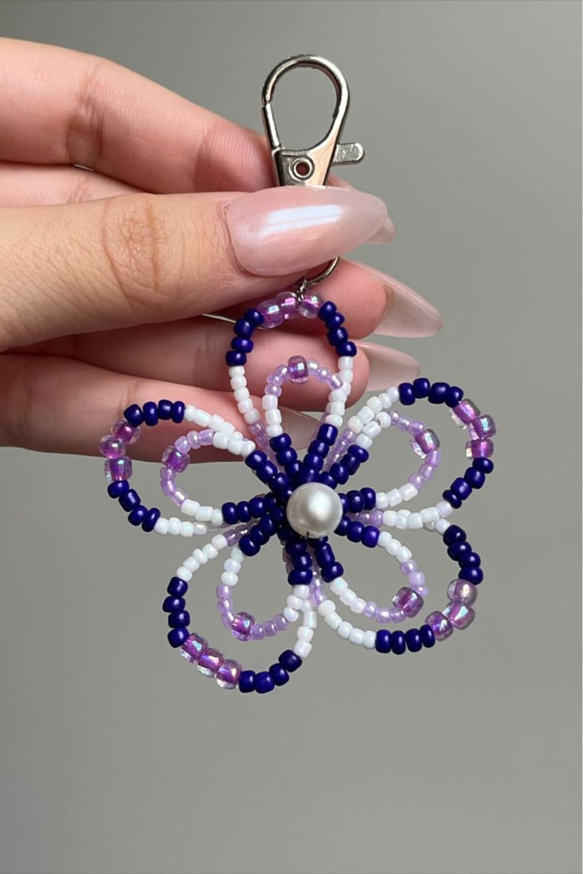 SHİNELİZE Çiçek detaylı boncuklu el yapımı çanta aksesuarı, Pinterest charms