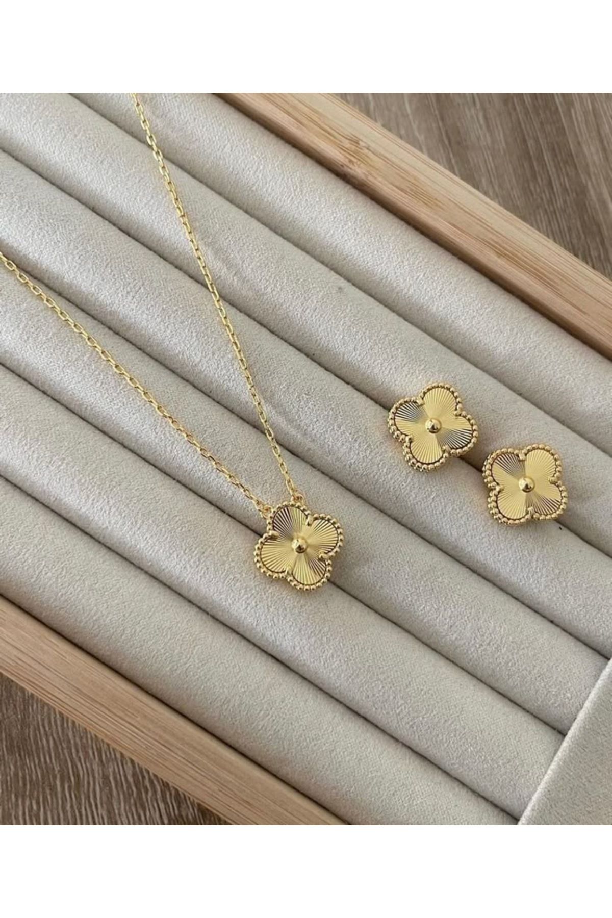 ANGELSS JEWELLERY Yonca Gold Model Kolye Küpe Seti (2’li Van Cleeff Yonca Gold Kolye Küpe)
