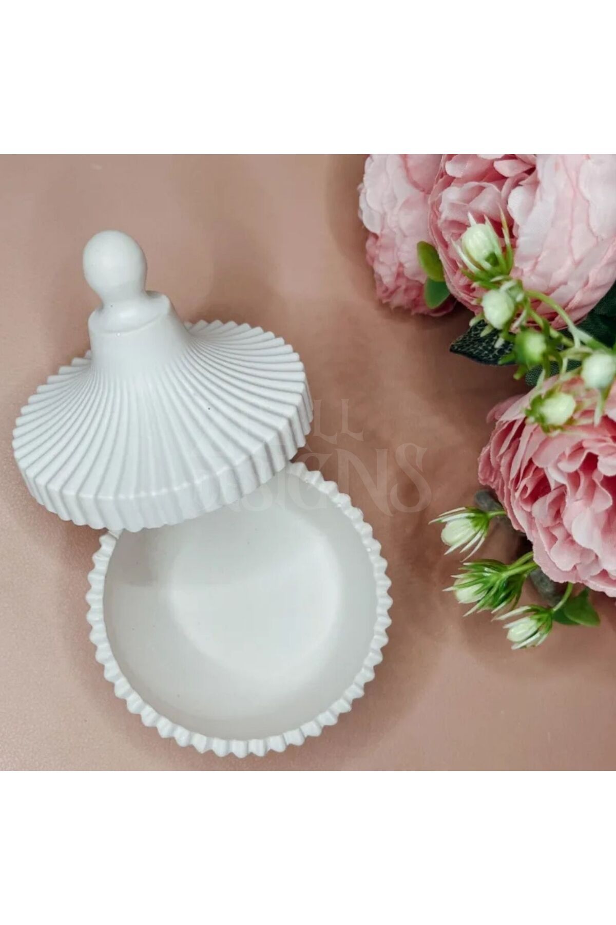 ZEALL DESIGNS Dekoratif İskandinav Tarzı Çizgili Kapaklı Takı Kutusu Beyaz