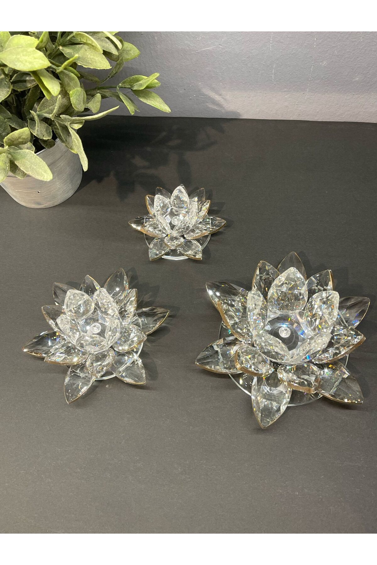 SerenityHaven Dekoratif Kristal Cam Üçlü Lotus Mumluk Şeffaf Gold