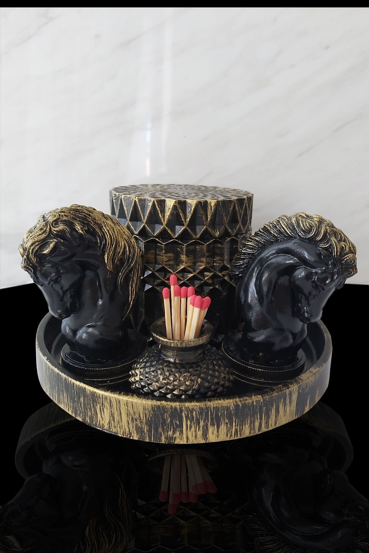SerenityHaven Siyah ve gold at figürlü çok amaçlı dekoratif doğal parfüm kokulu soya mumlu lüks set