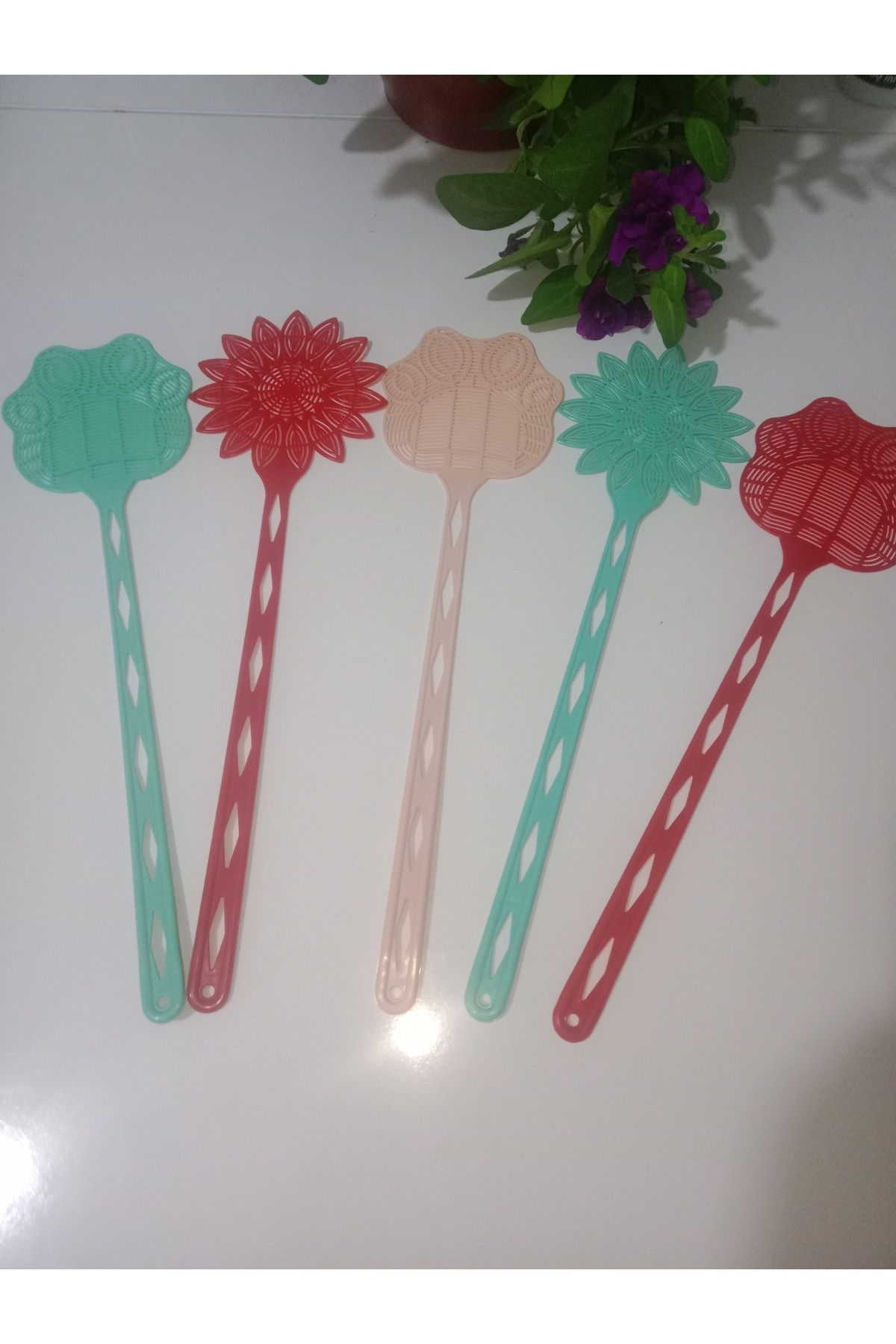 HANK TİCARET 5'li Farklı Renk ve Desen Sinek Sopası Seti - 42 cm, Hafif ve Esnek, Uzun Menzil ile Temizle!