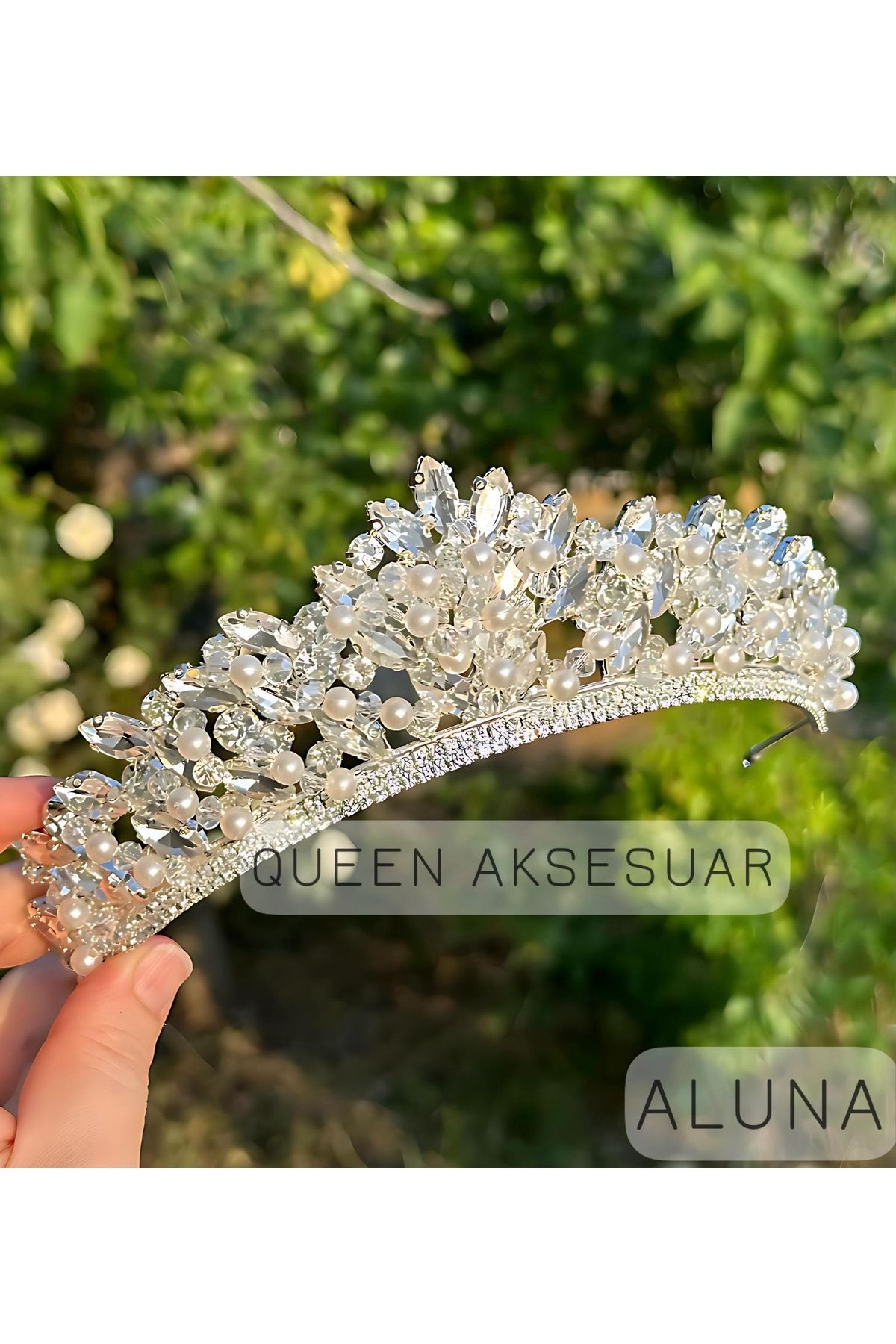 QUEEN AKSESUAR ALUNA incili beyaz kristal taşlı lüks tasarım nişan gelin tacı metal taç yüksek otantik motifli