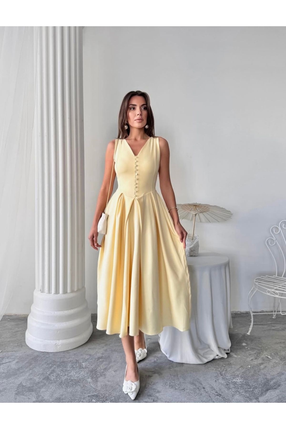 Afiş Butik Sarı Pileli Düğme Detaylı Midi Elbise