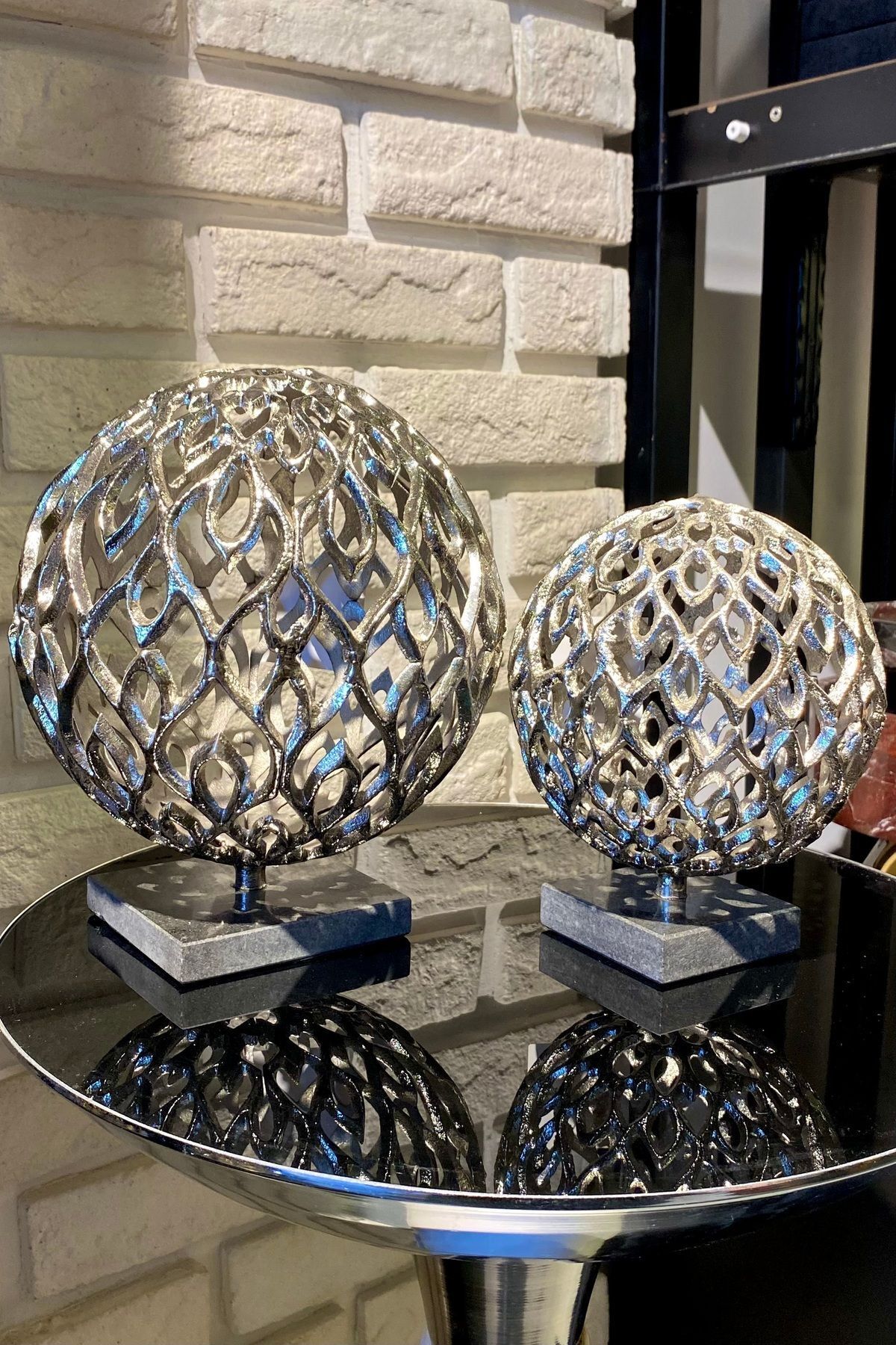 SerenityHaven Döküm İkili Mermer Altlıklı Top Dekor 20-25 Cm