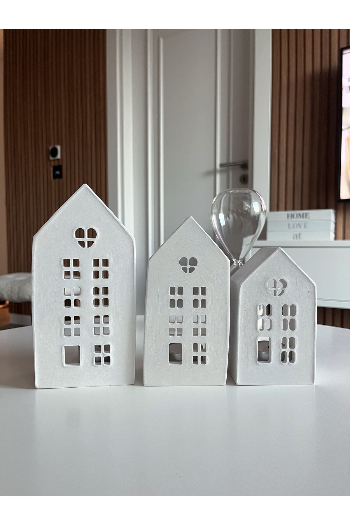 SerenityHaven 3’lü ev şeklinde dekoratif mum tutucu