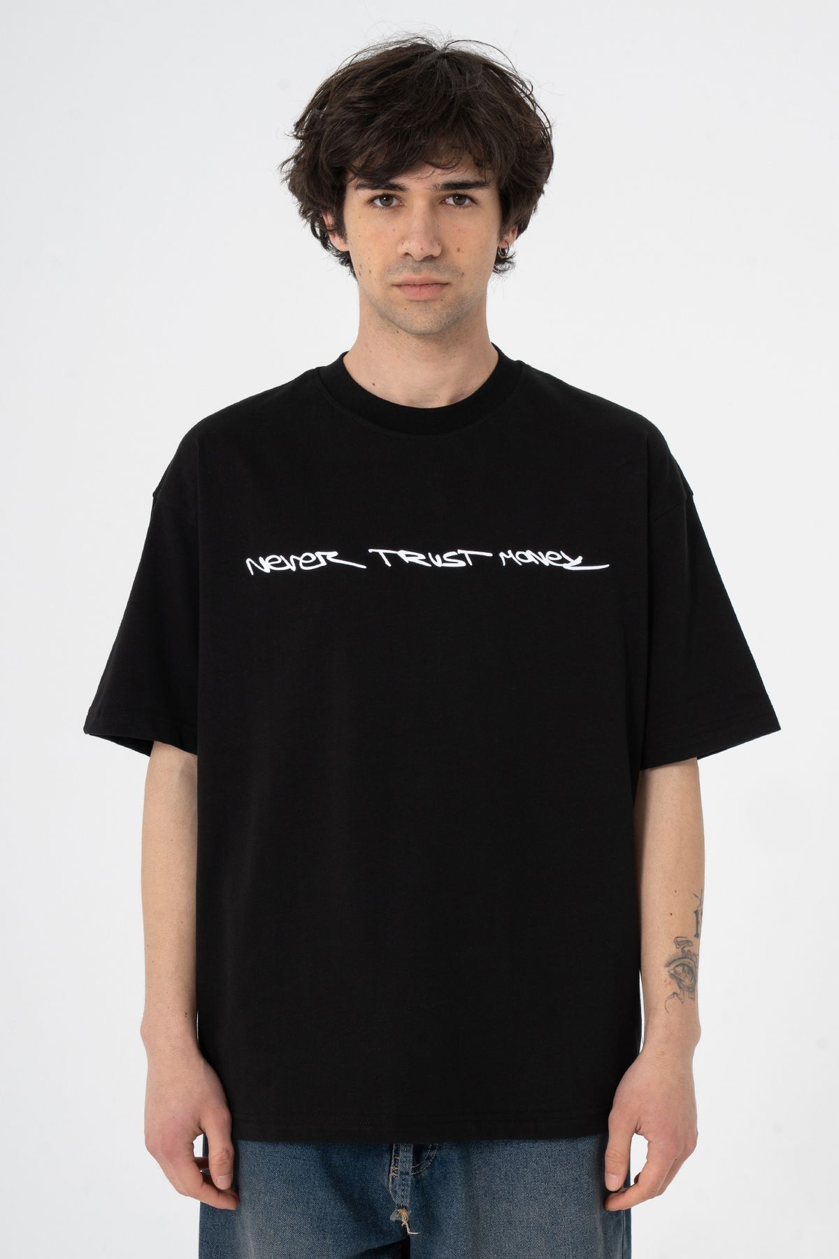 ATE WEAR Never Trust Sprey Baskılı Tişört