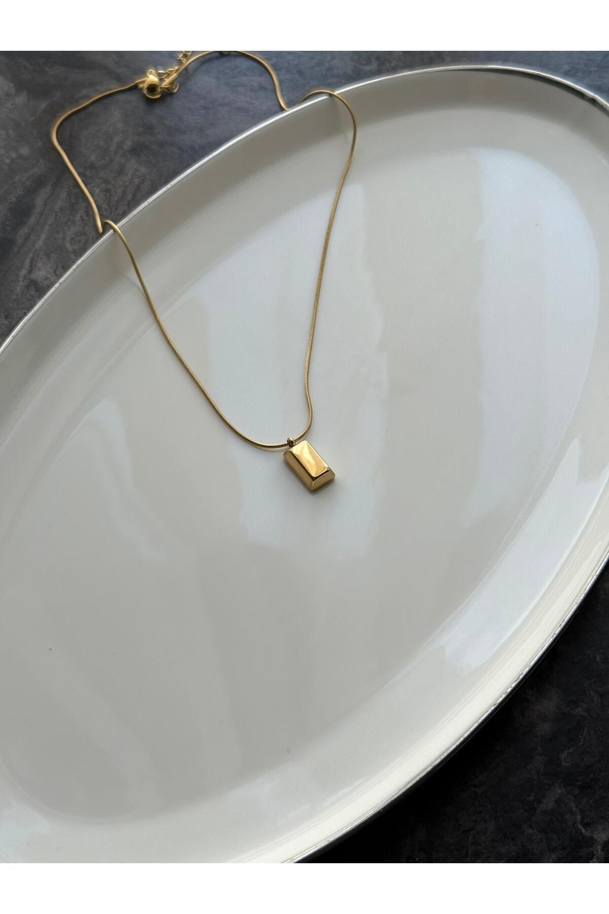 Nera Accessories Kolye