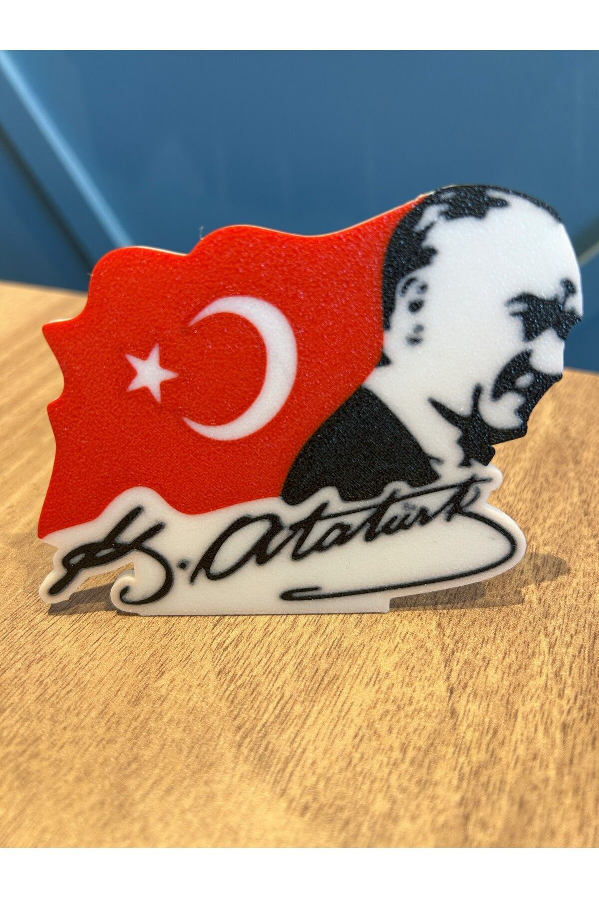 SerenityHaven Atatürk Portresi 3D Türk Bayrağı Masaüstü Dekor Atatürk İmzalı Şık Hatıra & Ofis Süsü - Hediyelik