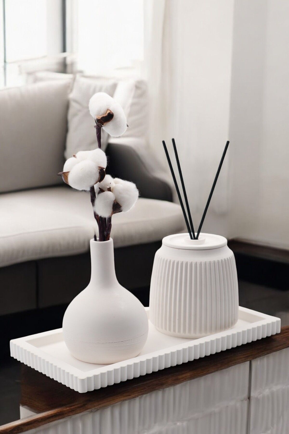 SerenityHaven Büyük Boy 4’lü Dekoratif Beton Set – Beyaz | Vazo, Beton Difüzör Objesi ve Tepsi