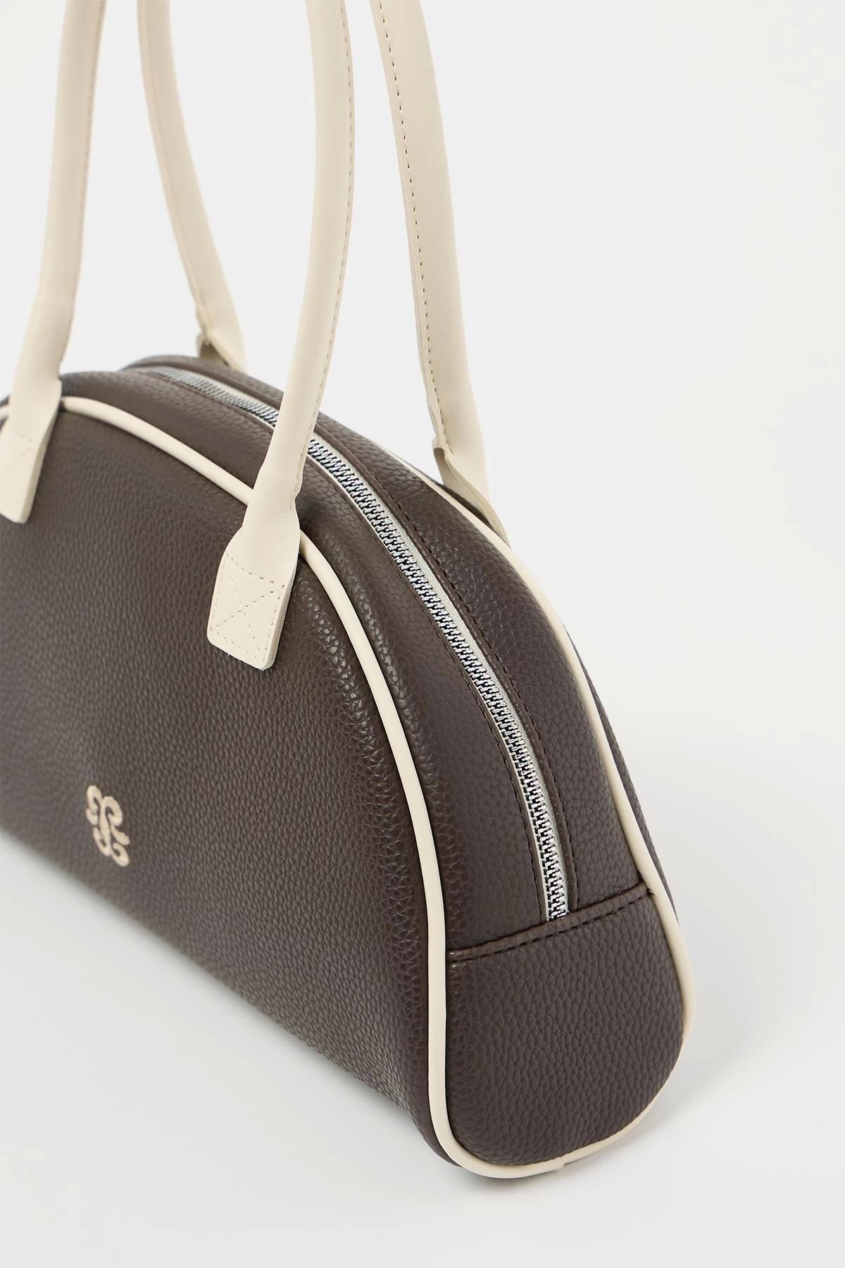 PayBuy-Curved Form Modern Retro Hand and Shoulder Bag with Stylish Design Suitable for Daily and Special Combinations 4