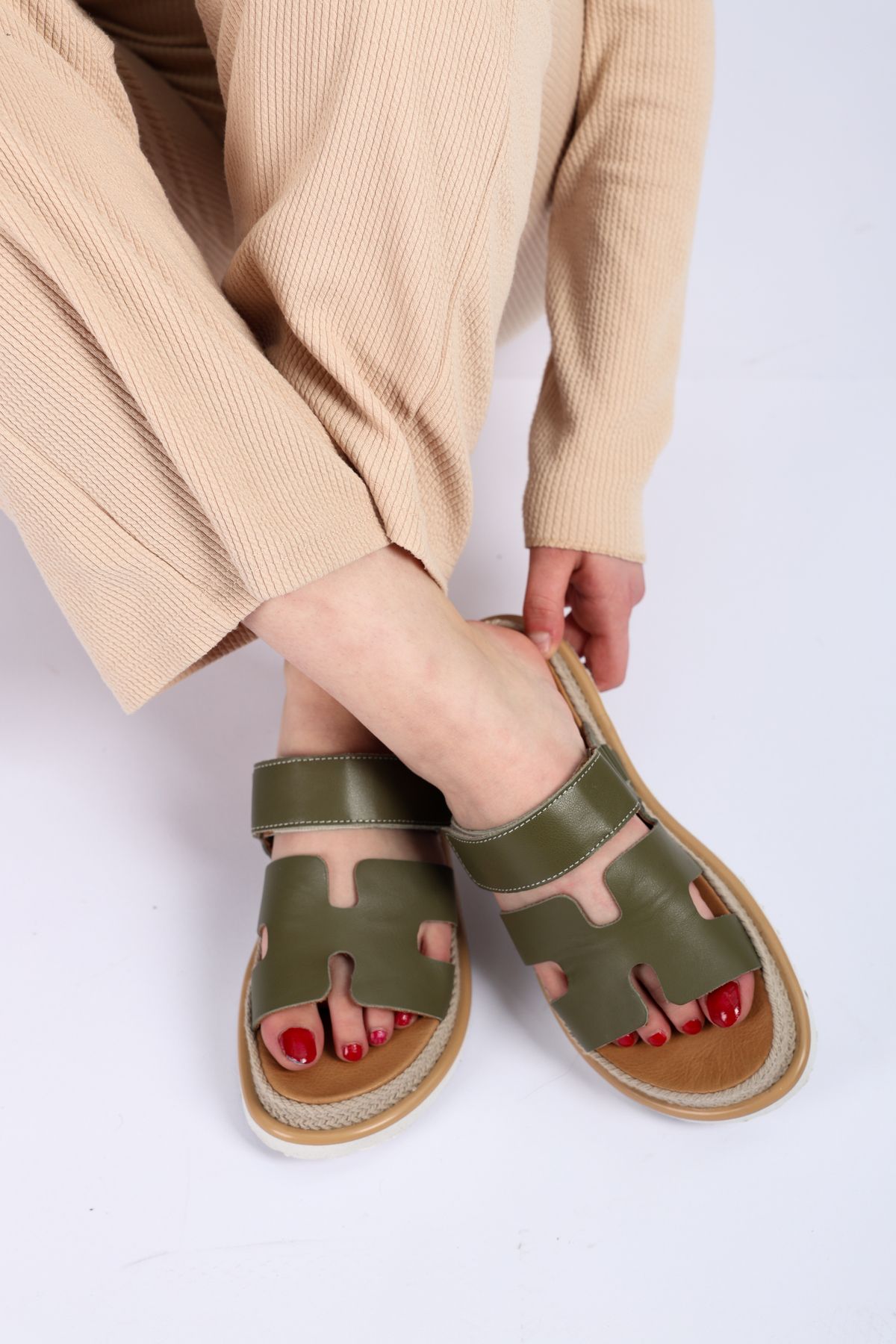 SOFT Kadın Hakiki Deri Haki Renk Rahat Yazlık Sandalet – Hrms Model Ortopedik Eva Taban
