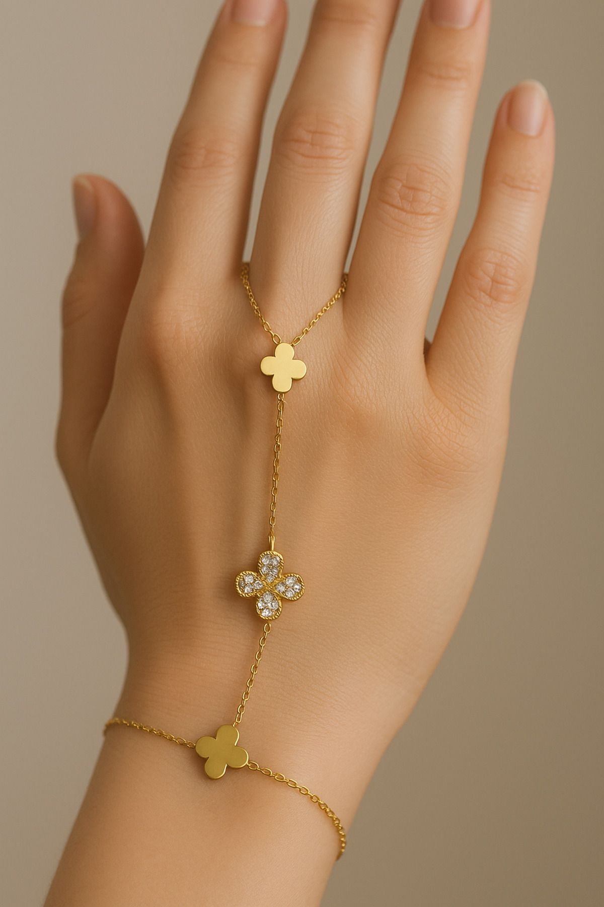 CLOVER JEWELRY 4 Yapraklı Yonca Şahmeran Model Çelik Bileklik