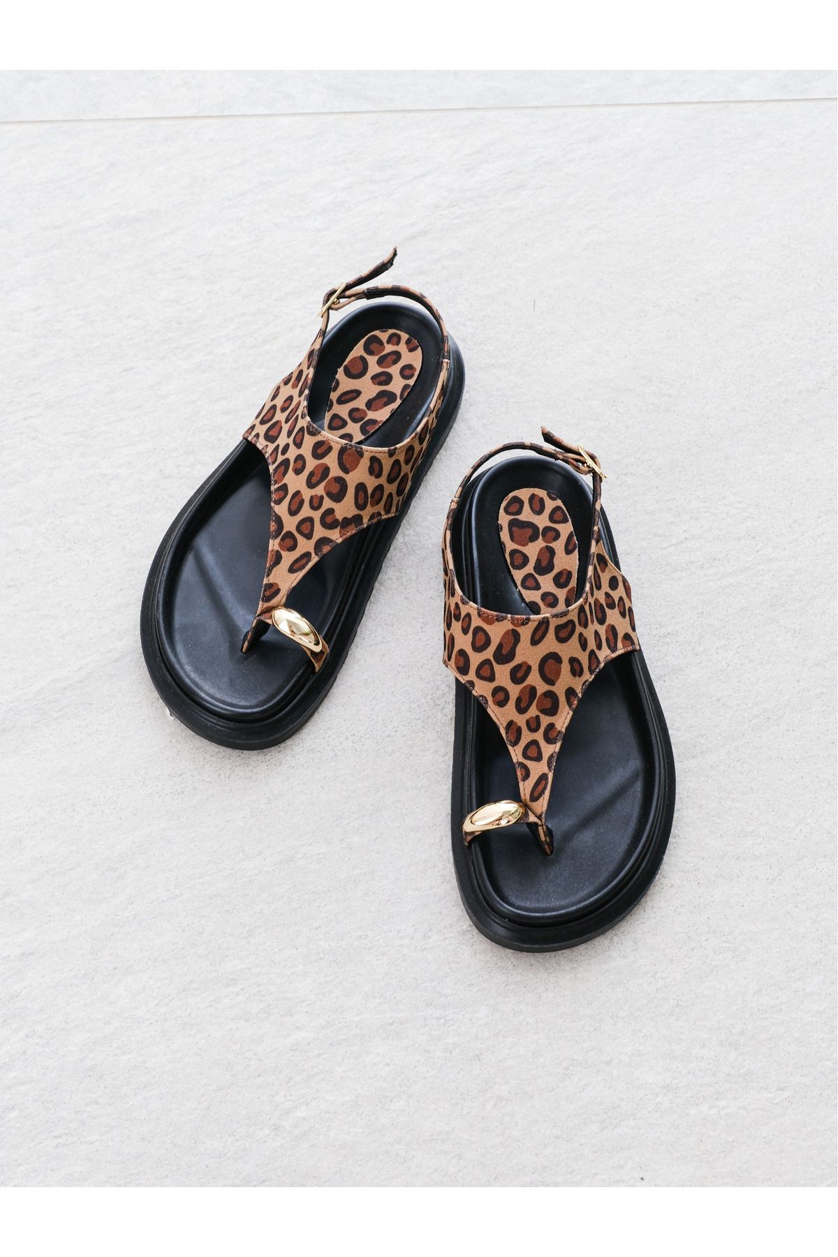 Munshoes Ios Parmak Arası Kadın Sandalet