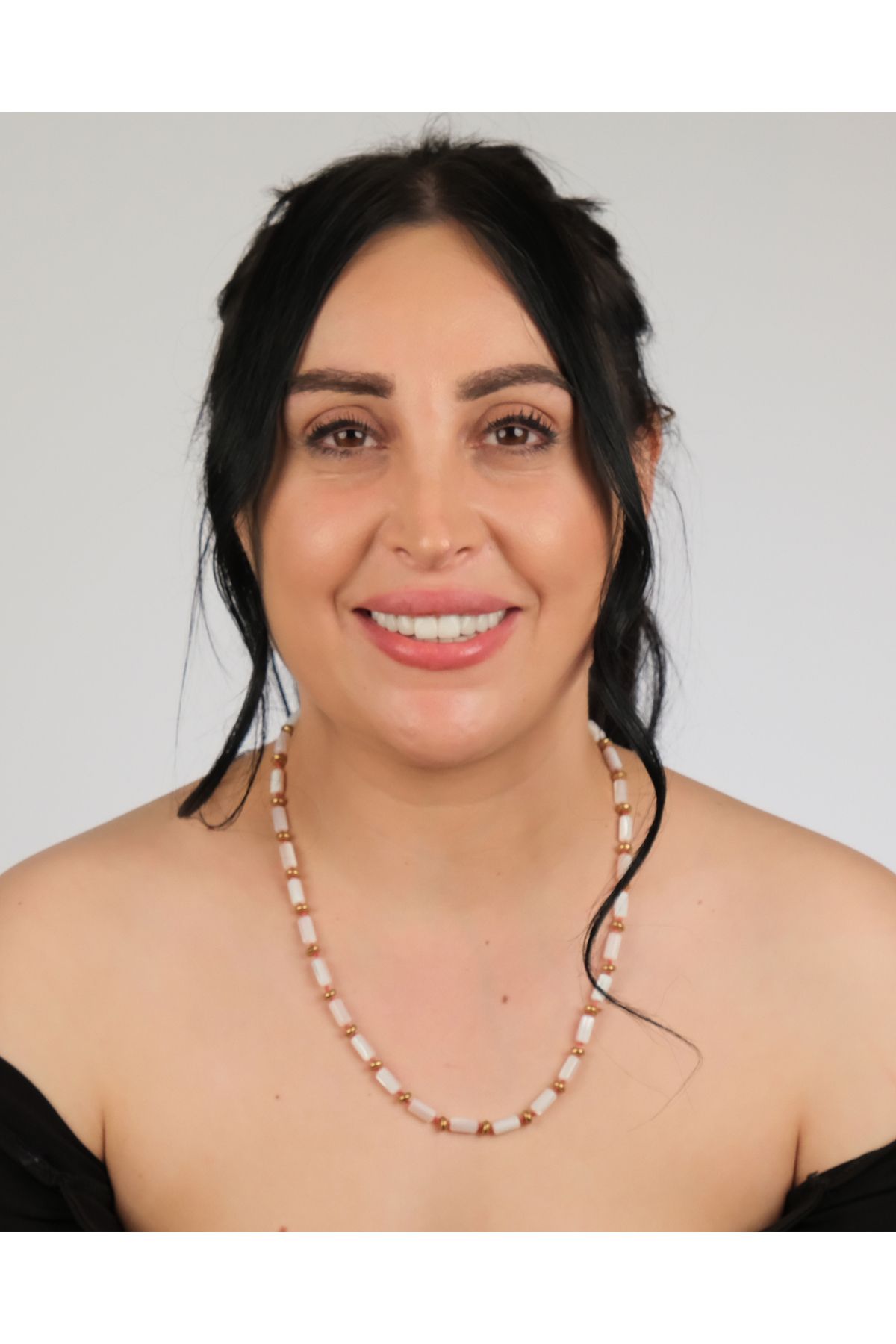 polimooi Bembeyaz Selenit & Antik Bronz Ara Boncuklu Minimal Kolye