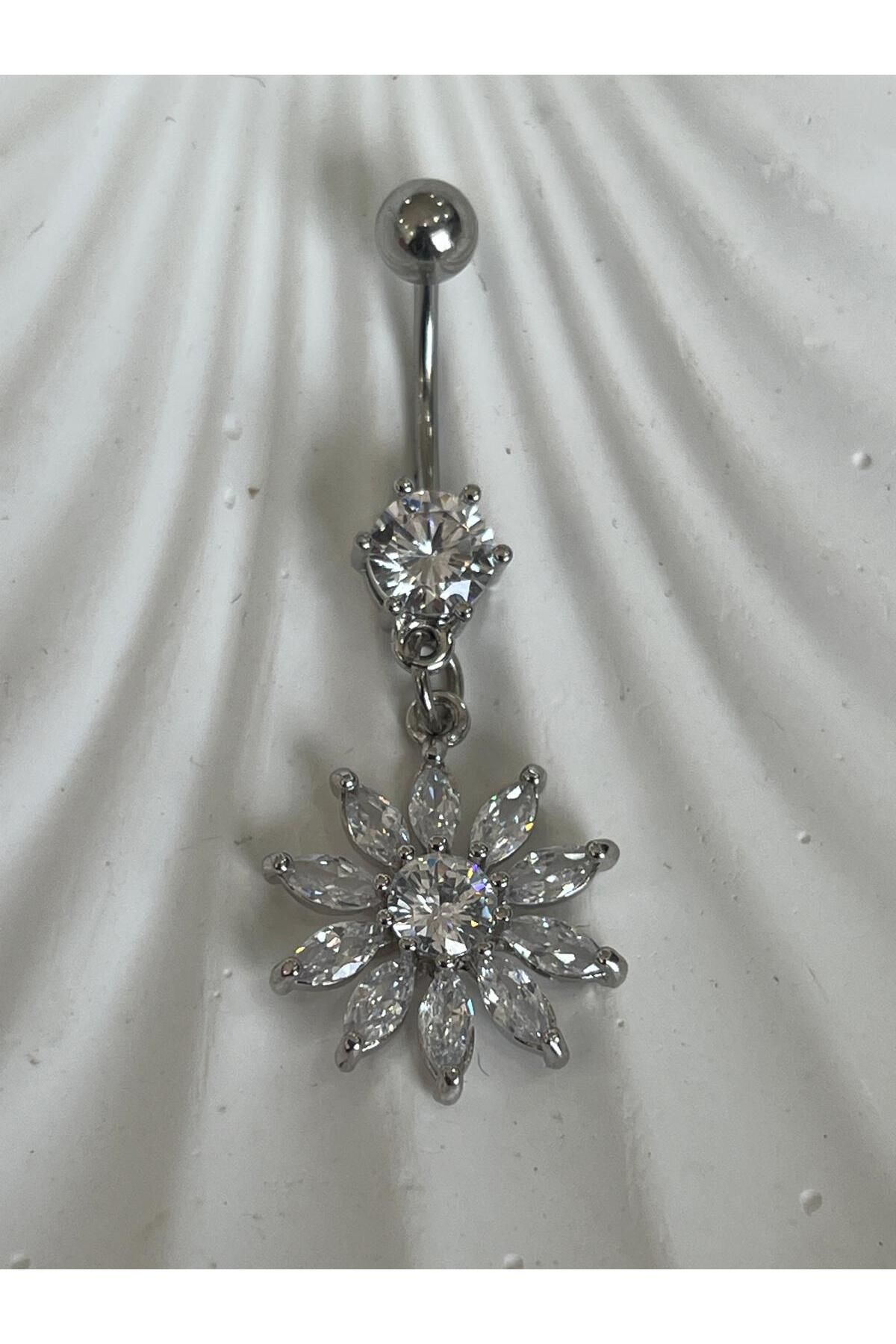 Meri Göbek piercing