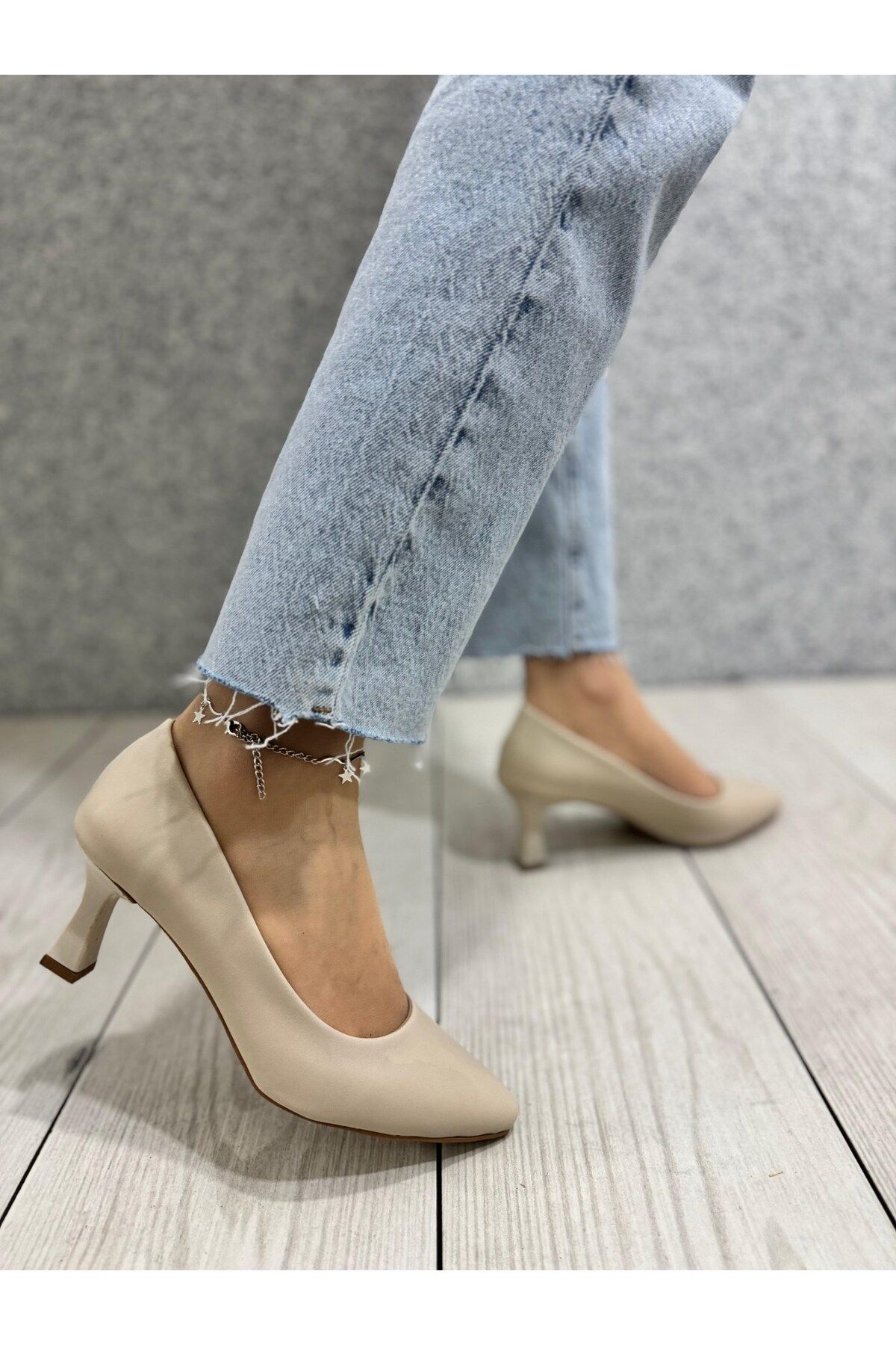ayakkabiyolla Krem Kısa Kadeh Topuk Stiletto