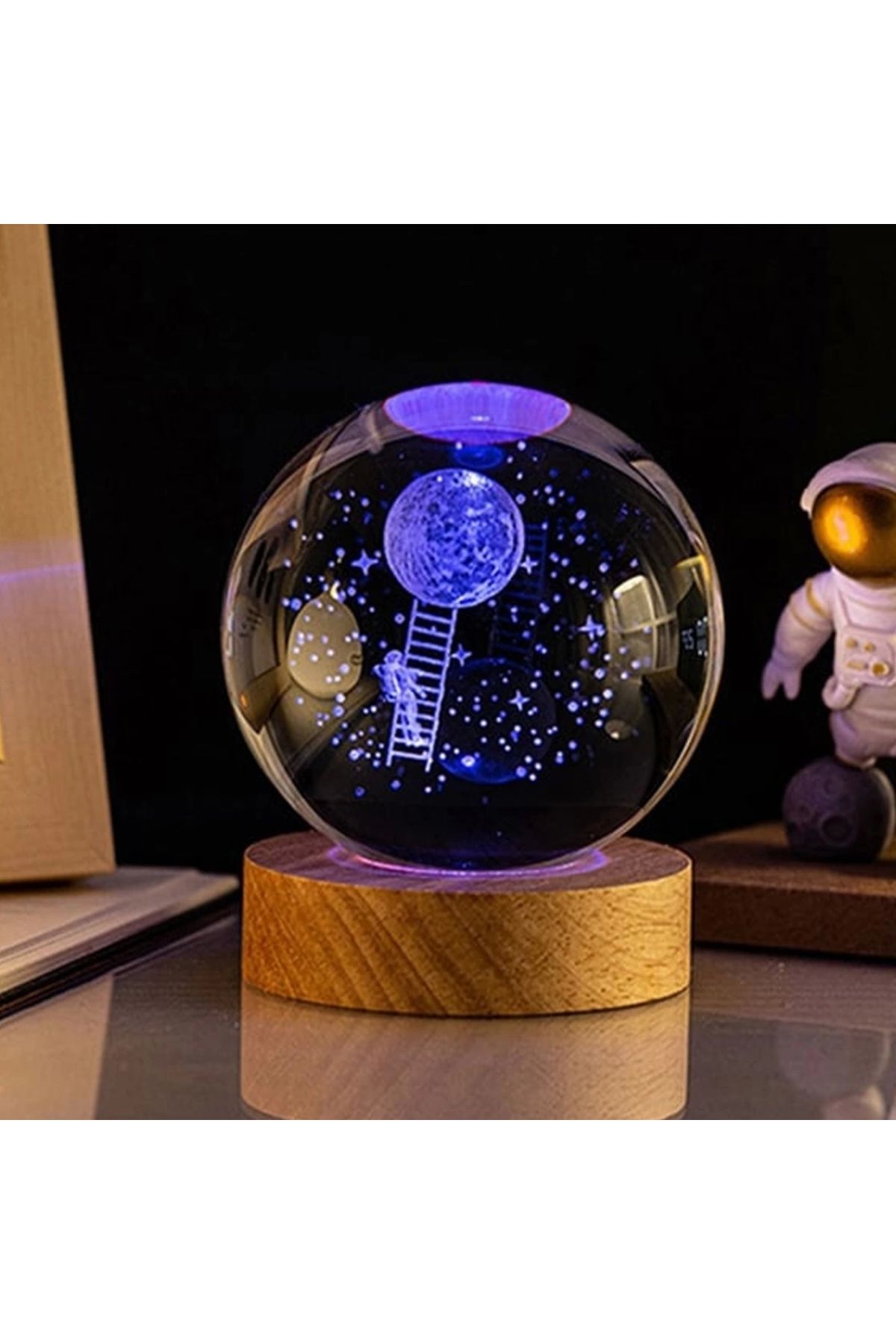 TTT Aya Çıkan Astronot Tasarımlı Işıklı Cam Küre