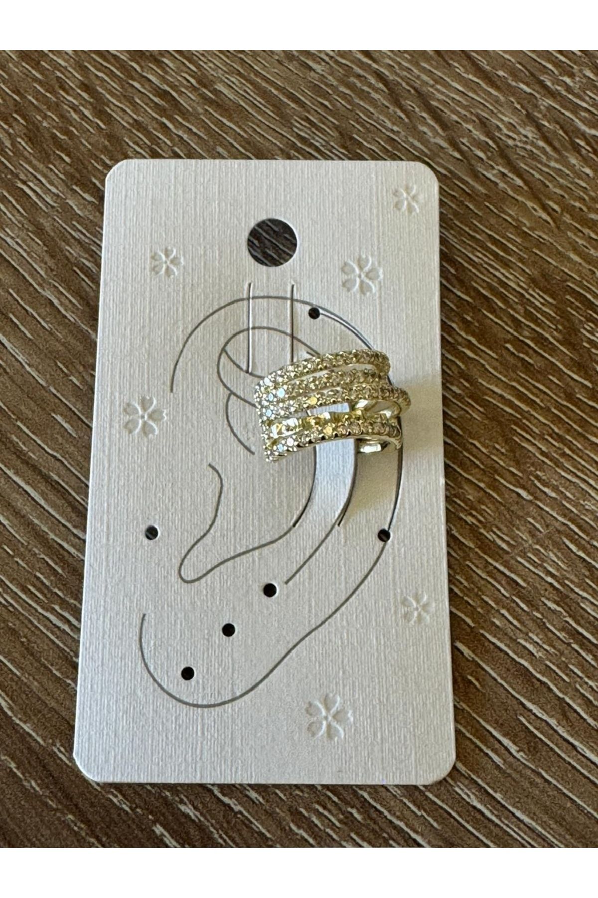 misstakıjewerly ÇELİK GOLD RENK TAŞLI 3 LÜ KIKIRDAK KÜPE