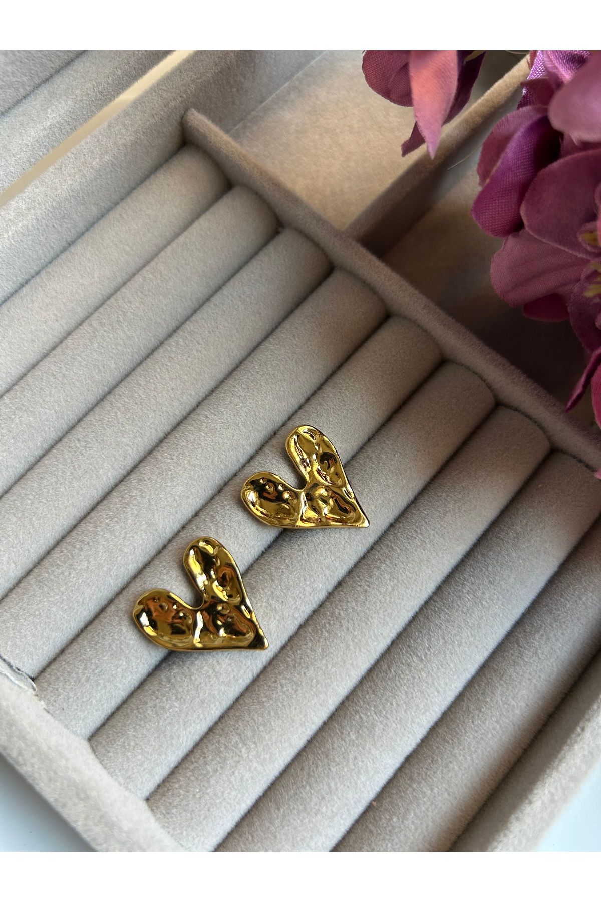 MOONJEWELLERY Desenli Çelik Kalp Küpe