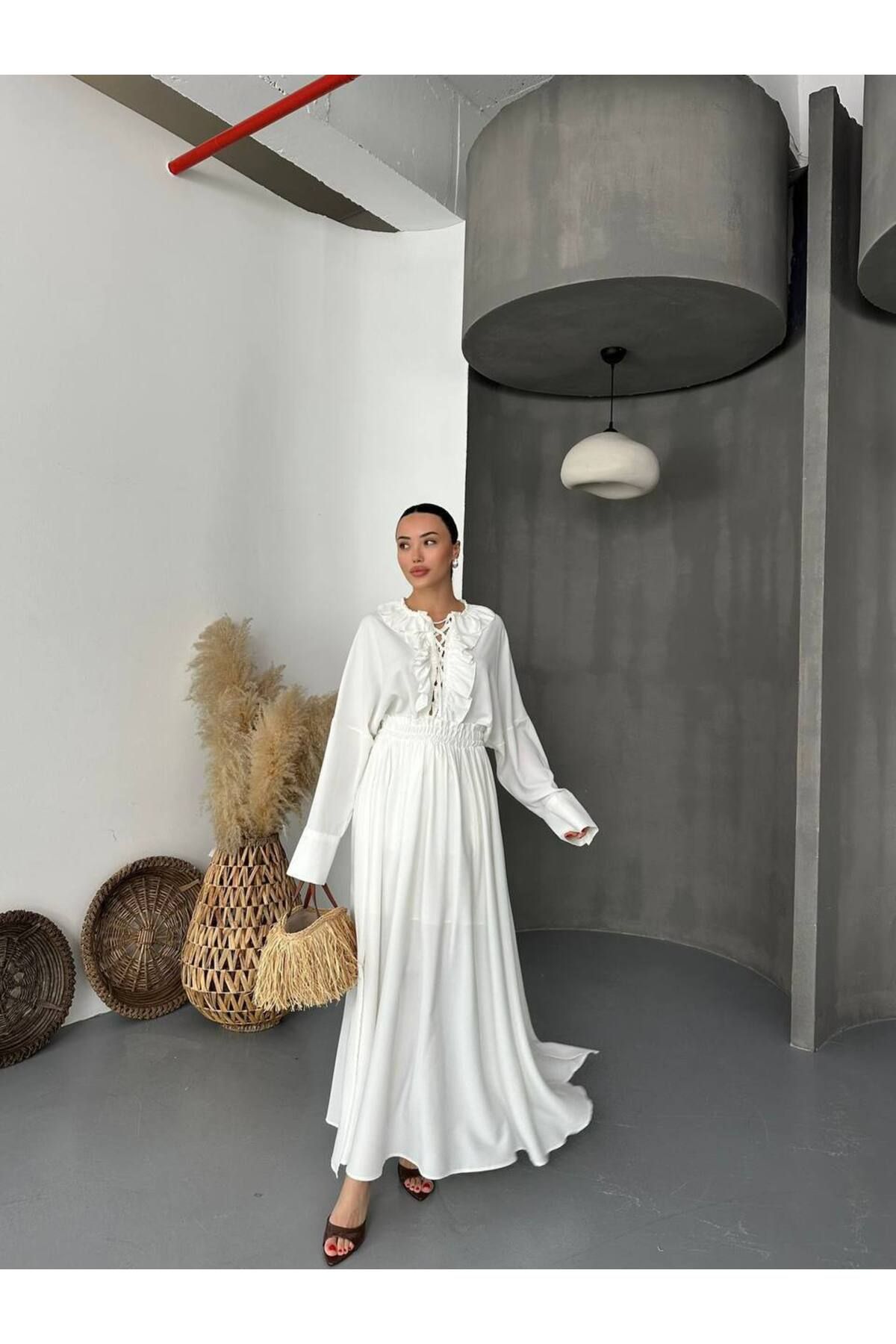 Hotfashion Yakası Fırfırlı Bluz Yandan Yırtmaçlı Etek Takım