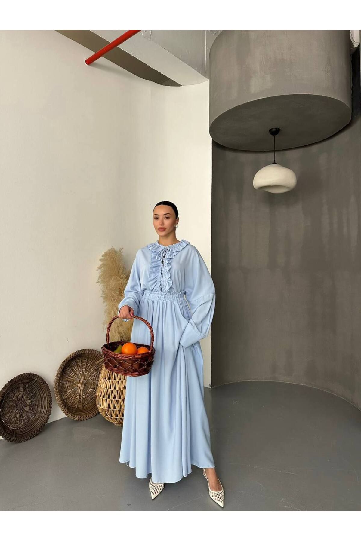Hotfashion Yakası Fırfırlı Bluz Yandan Yırtmaçlı Etek Takım