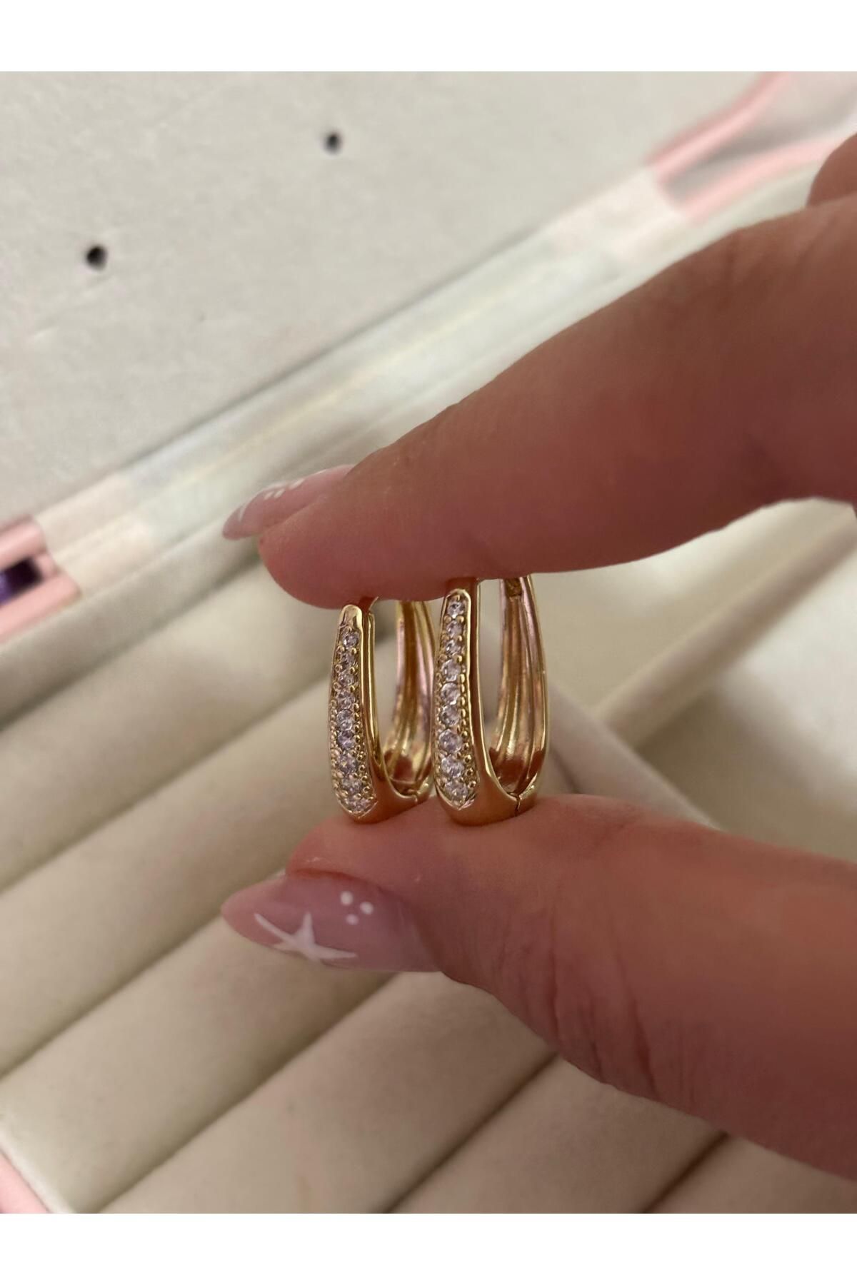 Akiha Aksesuar SEPET TAŞLI MODEL GOLD VİNTAGE XUPİNG KÜPE