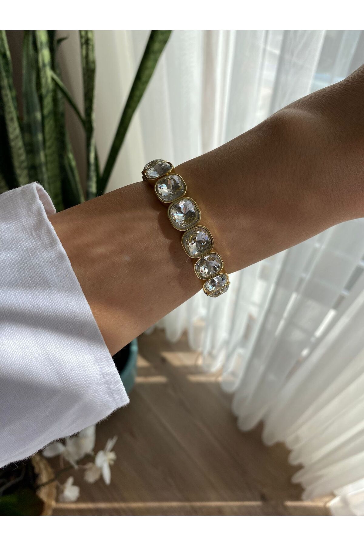 marsel aksesuar Kare Kristal Taşlı Esnek Gold Bileklik
