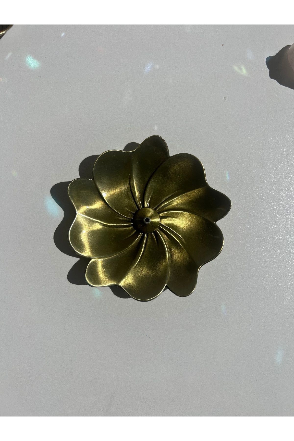 SerenityHaven Metal Tütsülük - Pirinç Çiçek Tütsülük