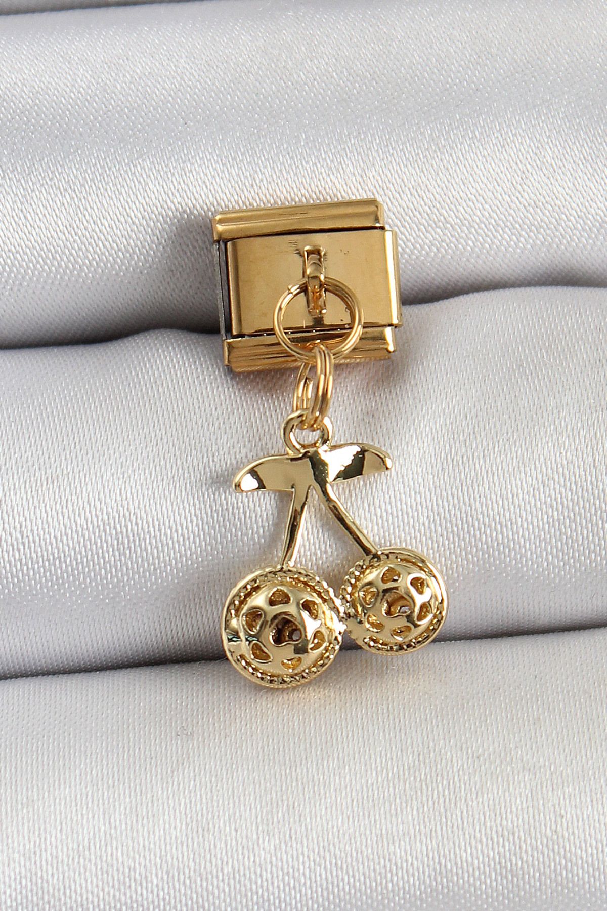 Angel Of Life 316L Çelik Sallantılı Zirkon Taşlı Fiyonk Model Gold Renk Nomination C316L Çelik Sallantılı Kiraz Mo