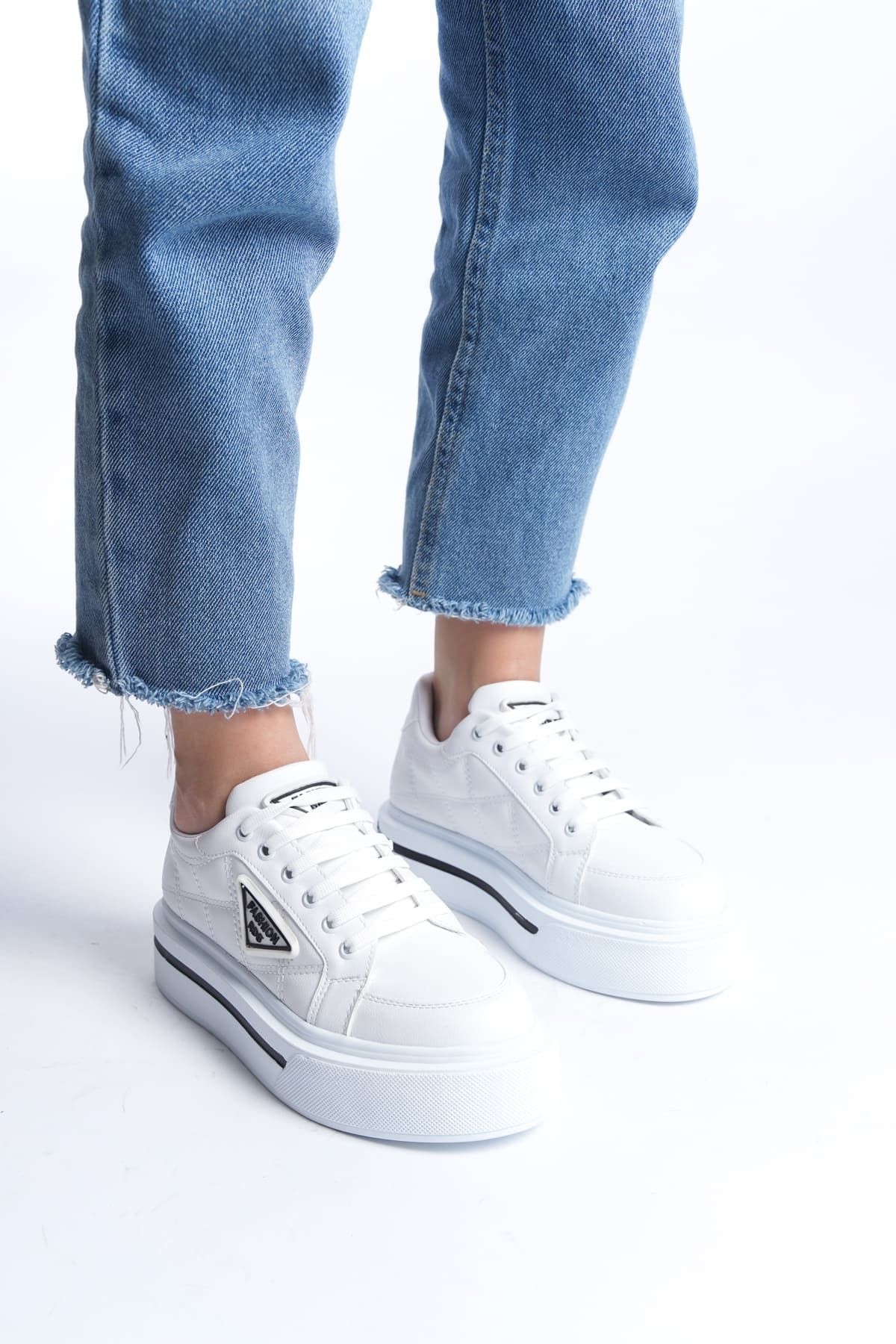 Joy Ayakkabı PRAG Bağcıklı Ortopedik Taban Desenli Kadın Sneaker Spor Ayakkabı CBT - Beyaz