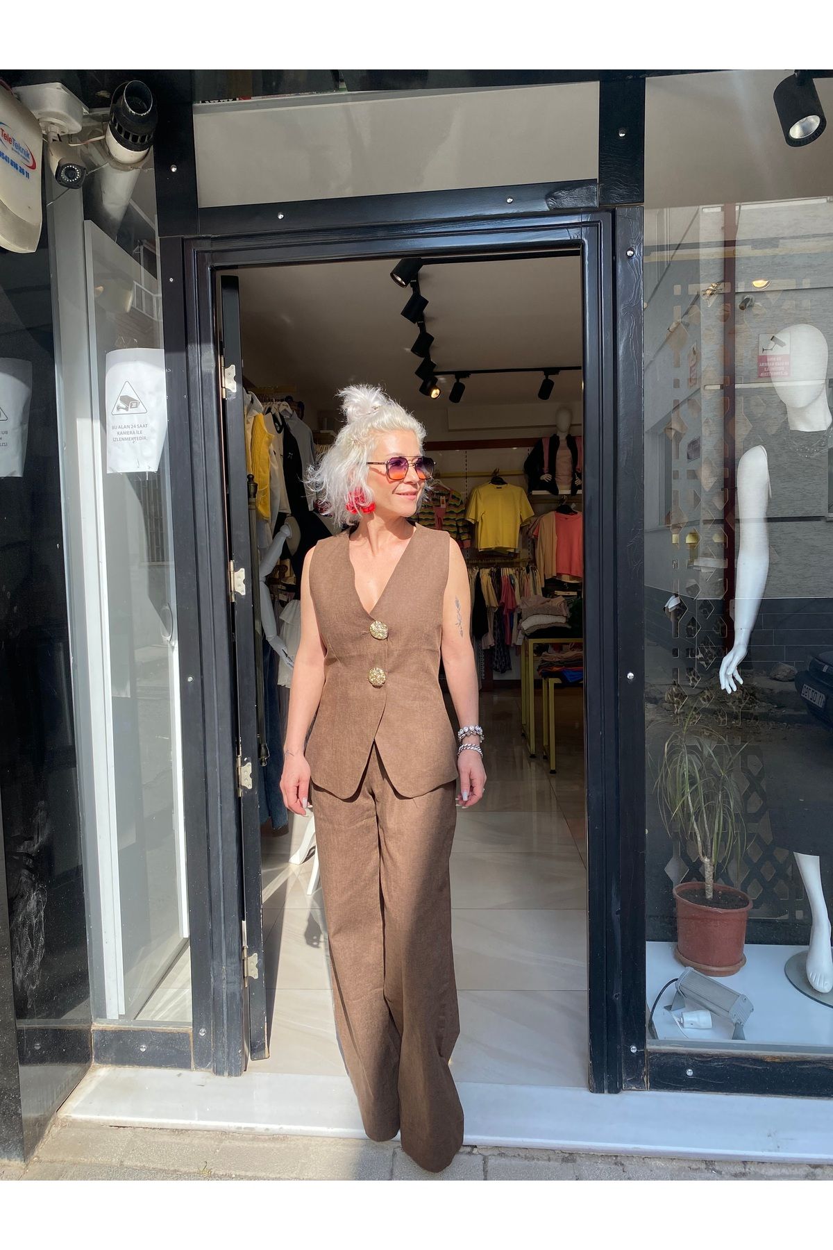 özlem adaşoğlu boutique GOLD DÜĞME DETAYLI HAM KETEN YELEK