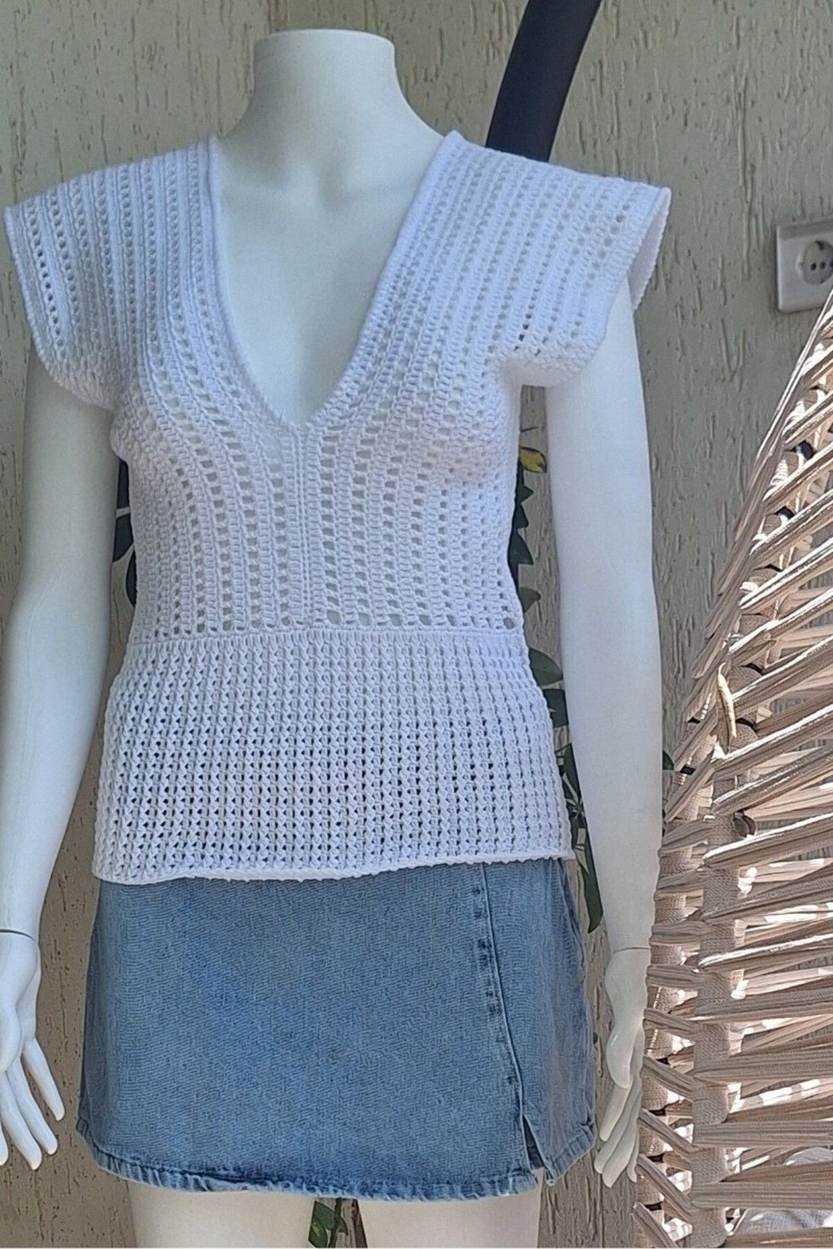 Butik KADIN BEYAZ RENK HAND MADE EL ÖRGÜSÜ PAMUKLU COTON İPTEN V YAKA YAZLIK DÜŞÜK OMUZ DÜŞÜK KOL BLUZ